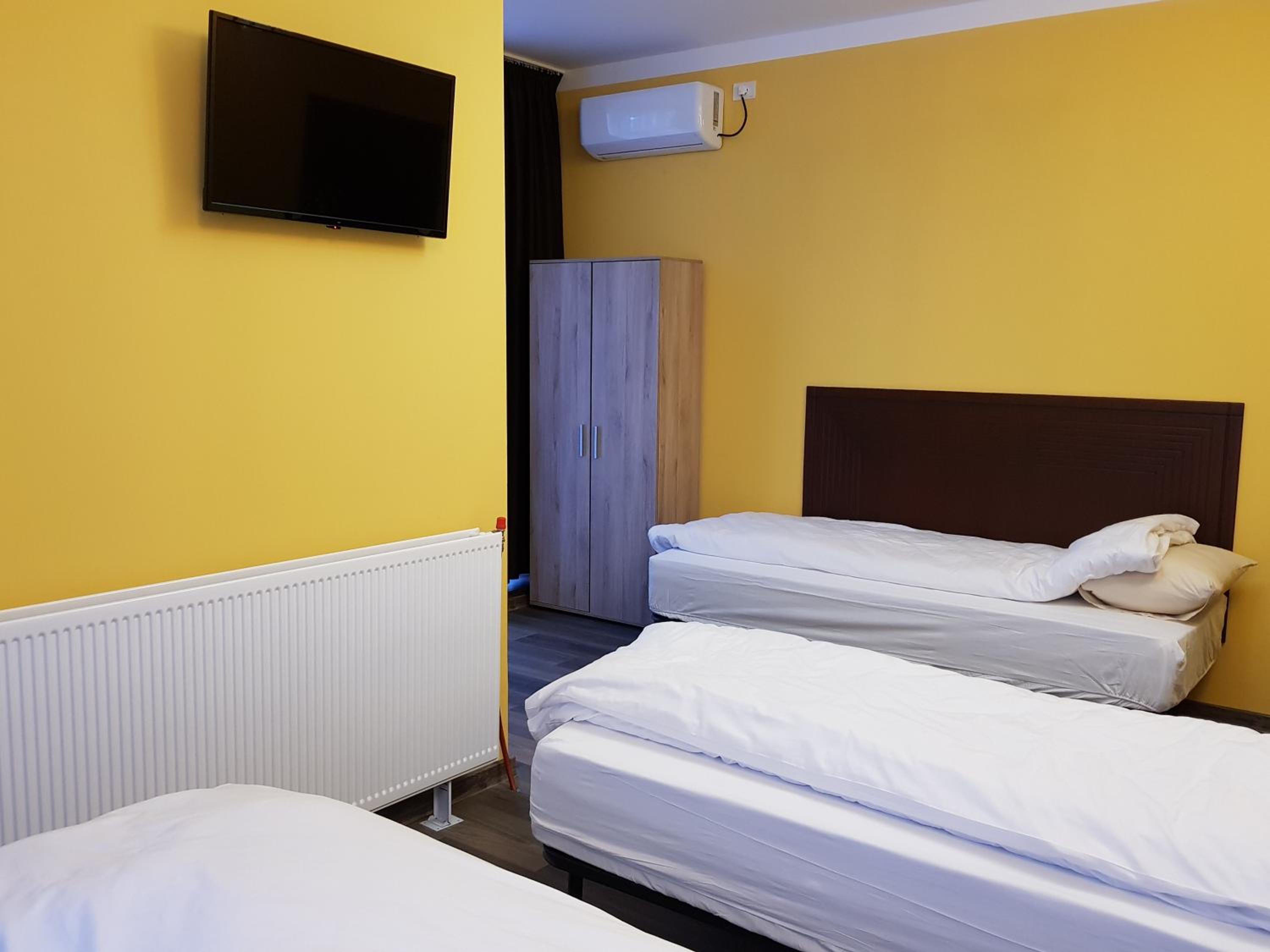 Deluxe Room (2 Adults + 1 Child) photo 3