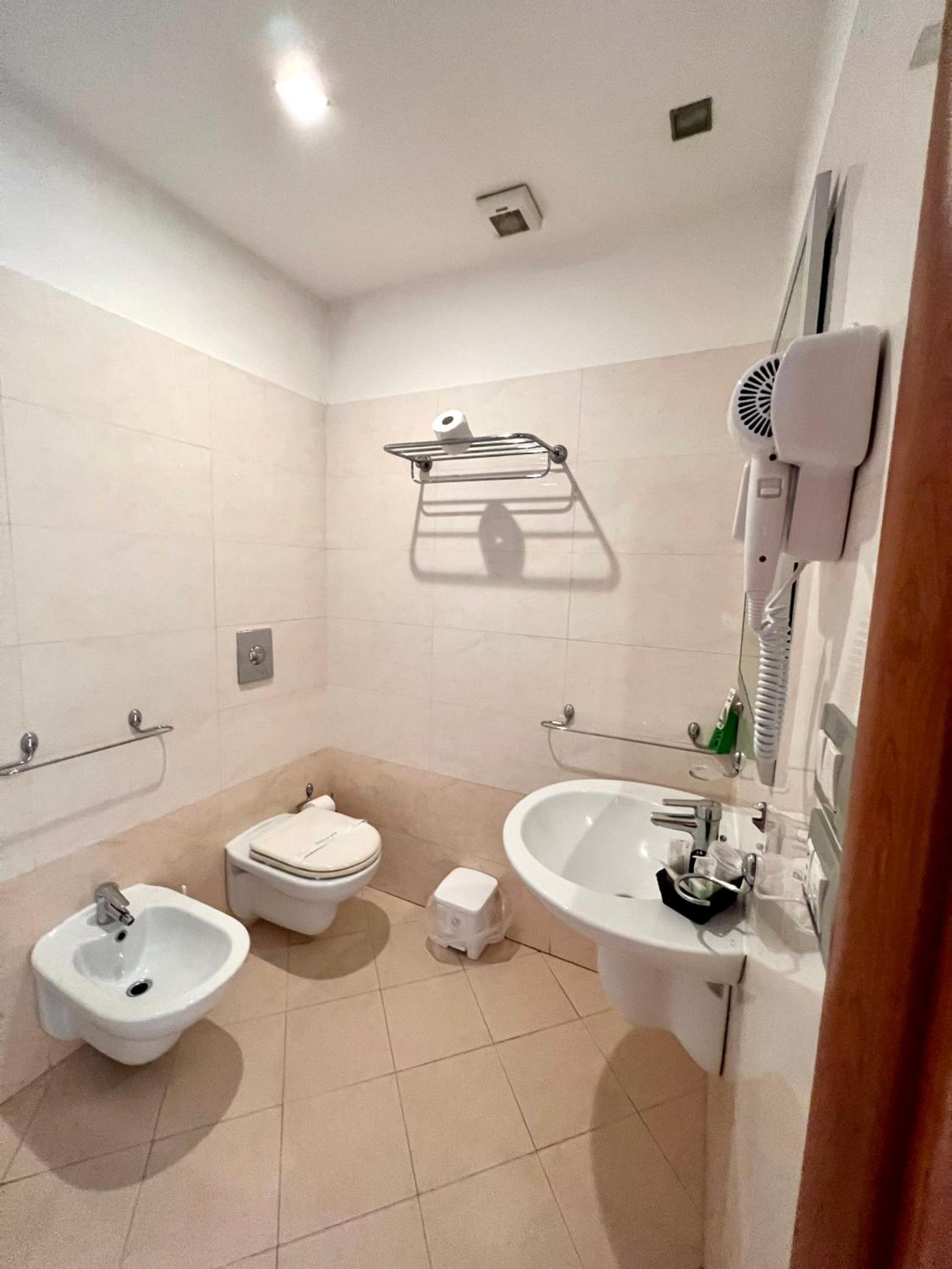Deluxe Single Room photo 3