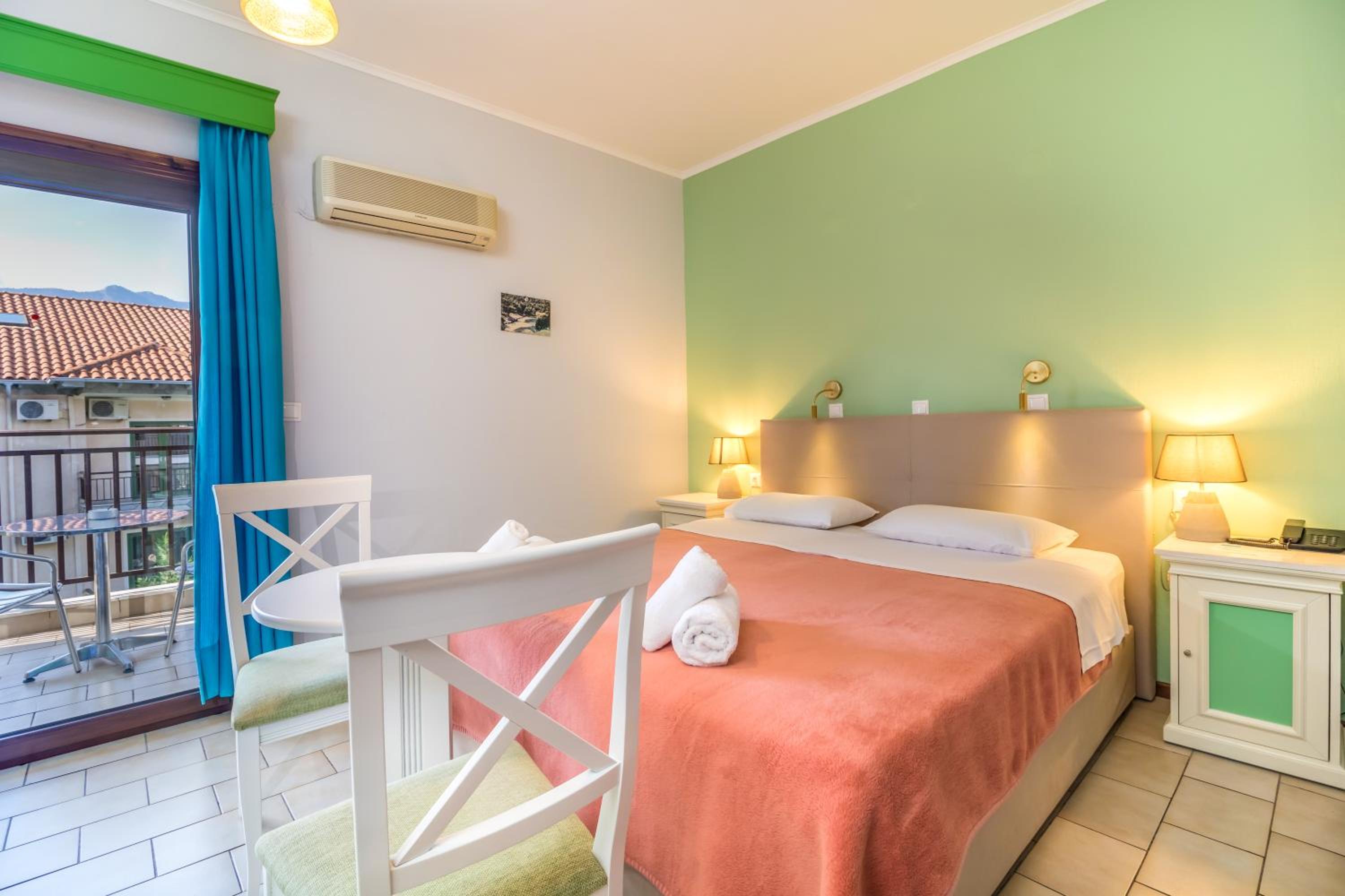 Superior Double or Twin Room - Photo 14