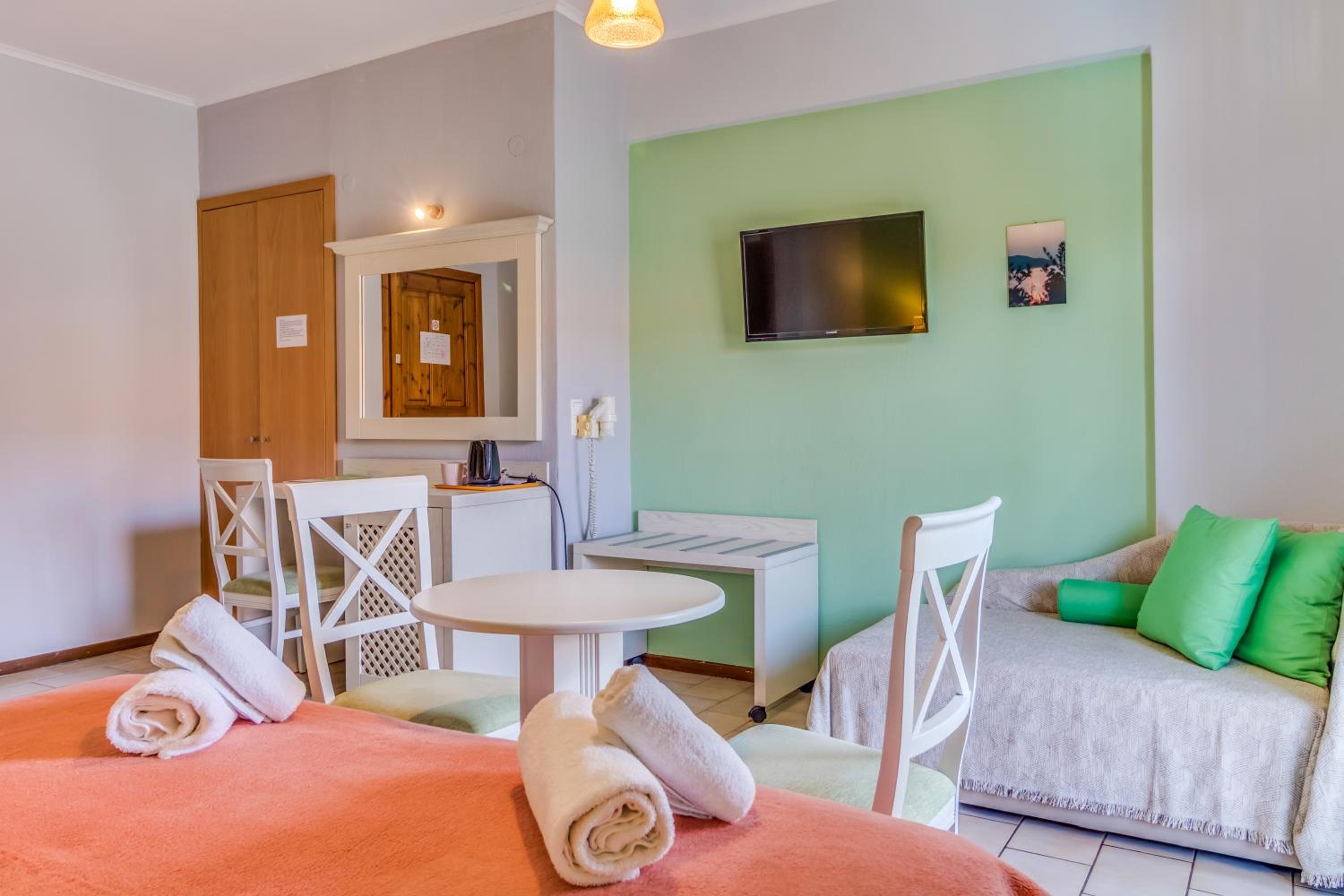 Superior Double or Twin Room - Photo 15
