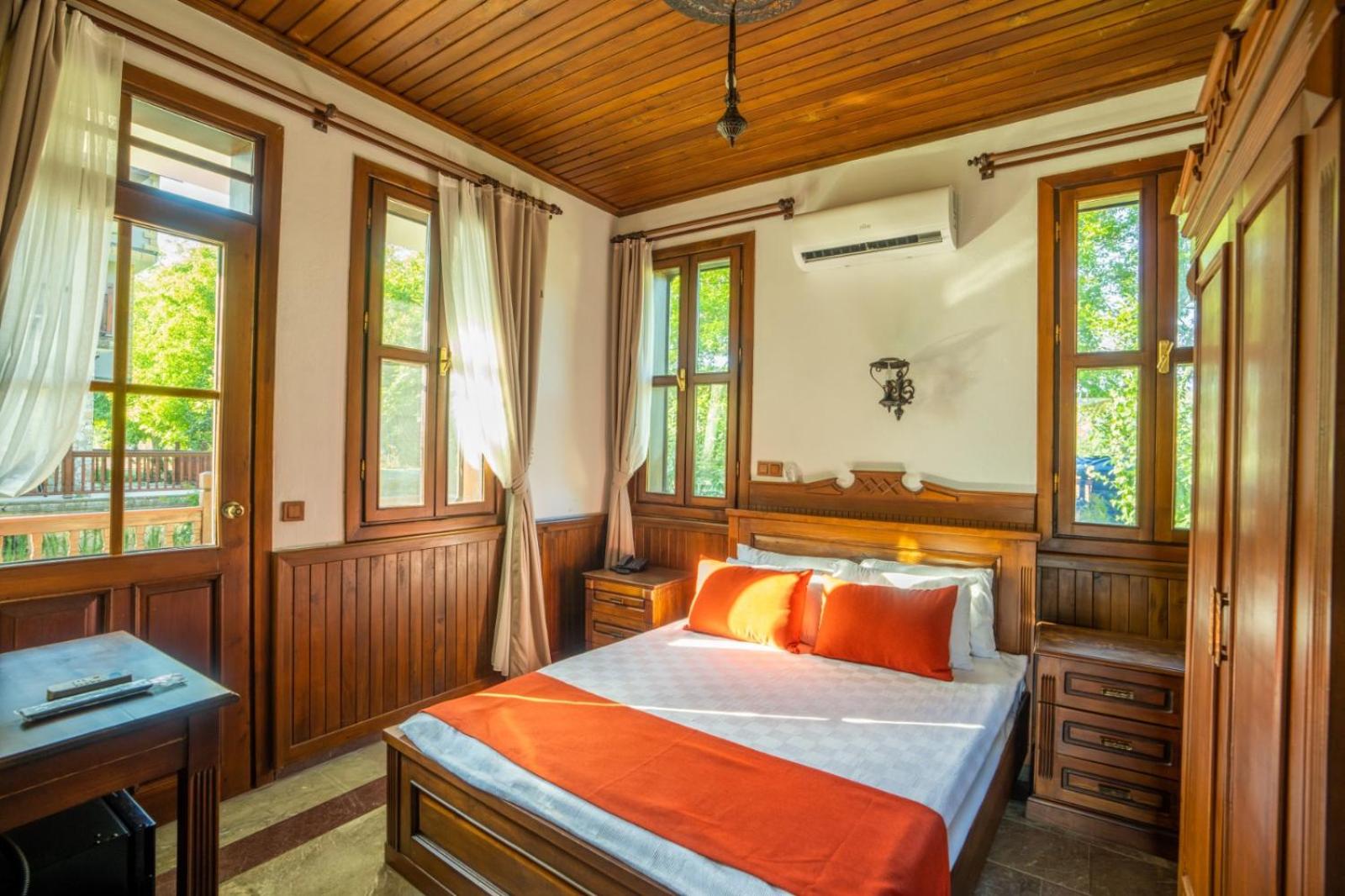 Double Room With Mountain View - Photo 1