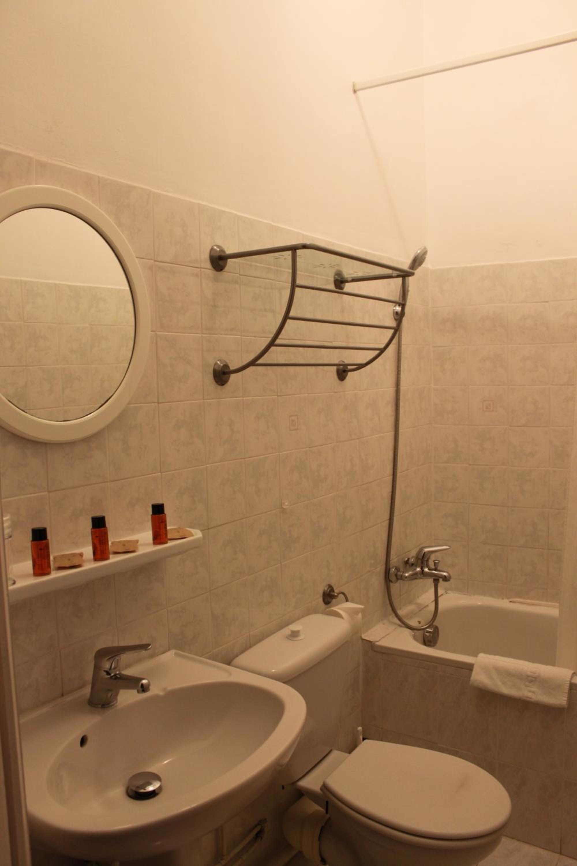 Superior Room (2 or 3 Single Beds) - Photo 6