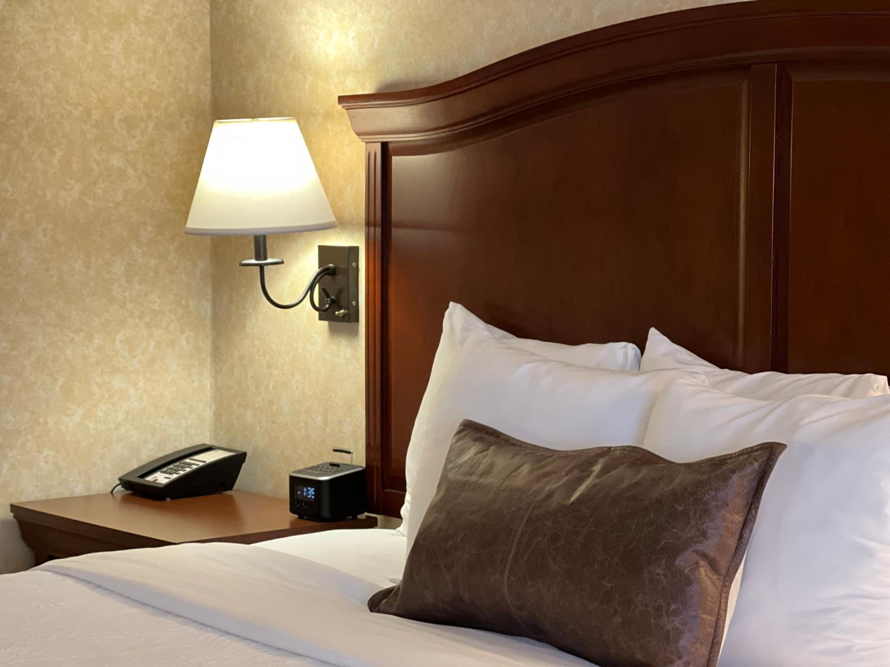 Standard Double Room with Two Double Beds - Non-Smoking - Photo 5