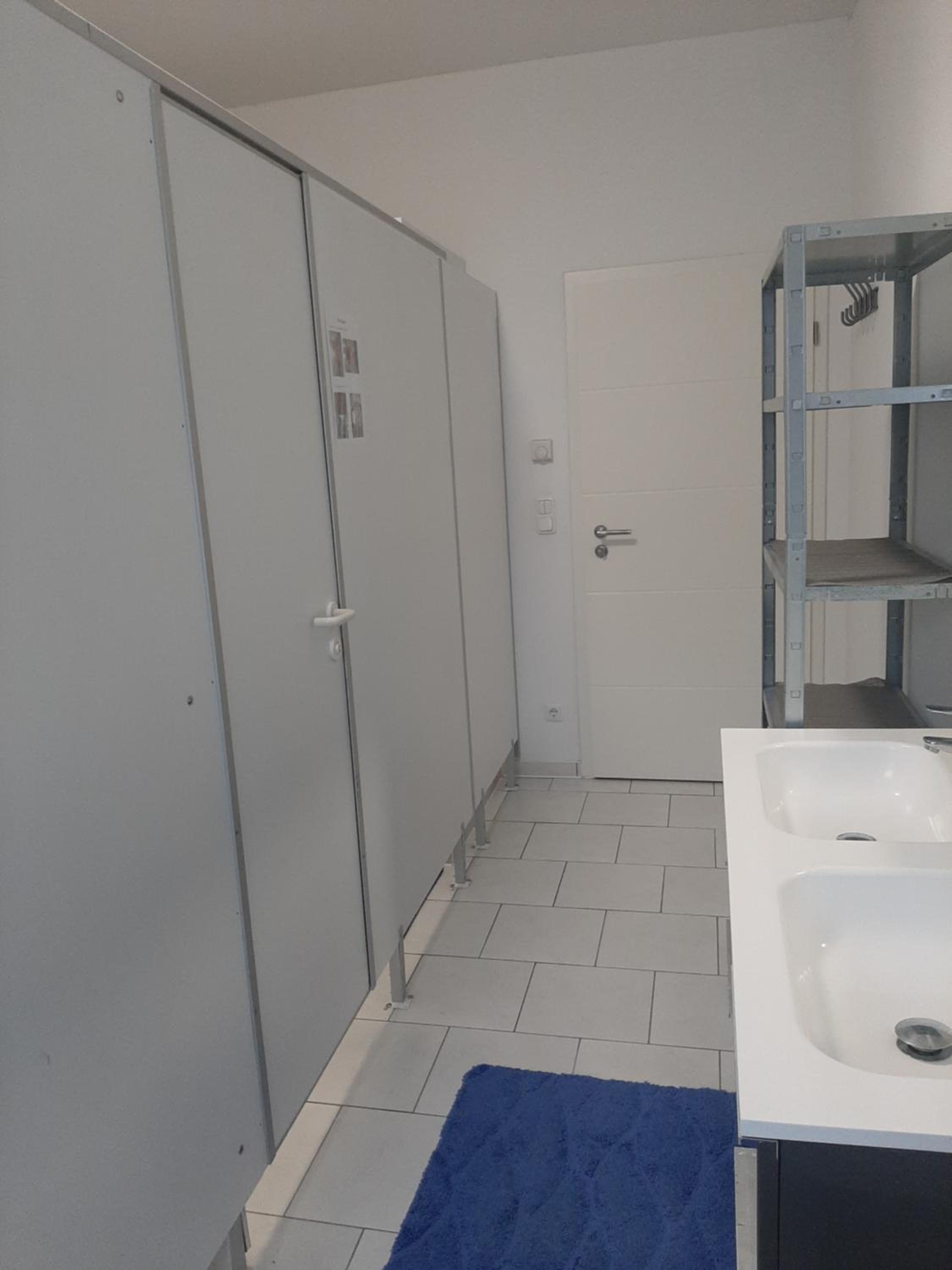 Apartment with Terrace - Photo 32