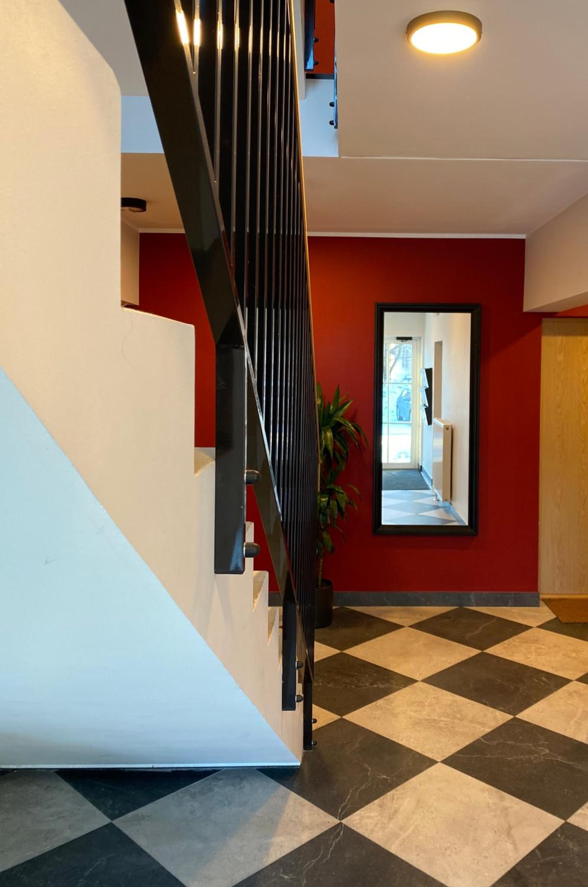 One-Bedroom Apartment - Photo 7