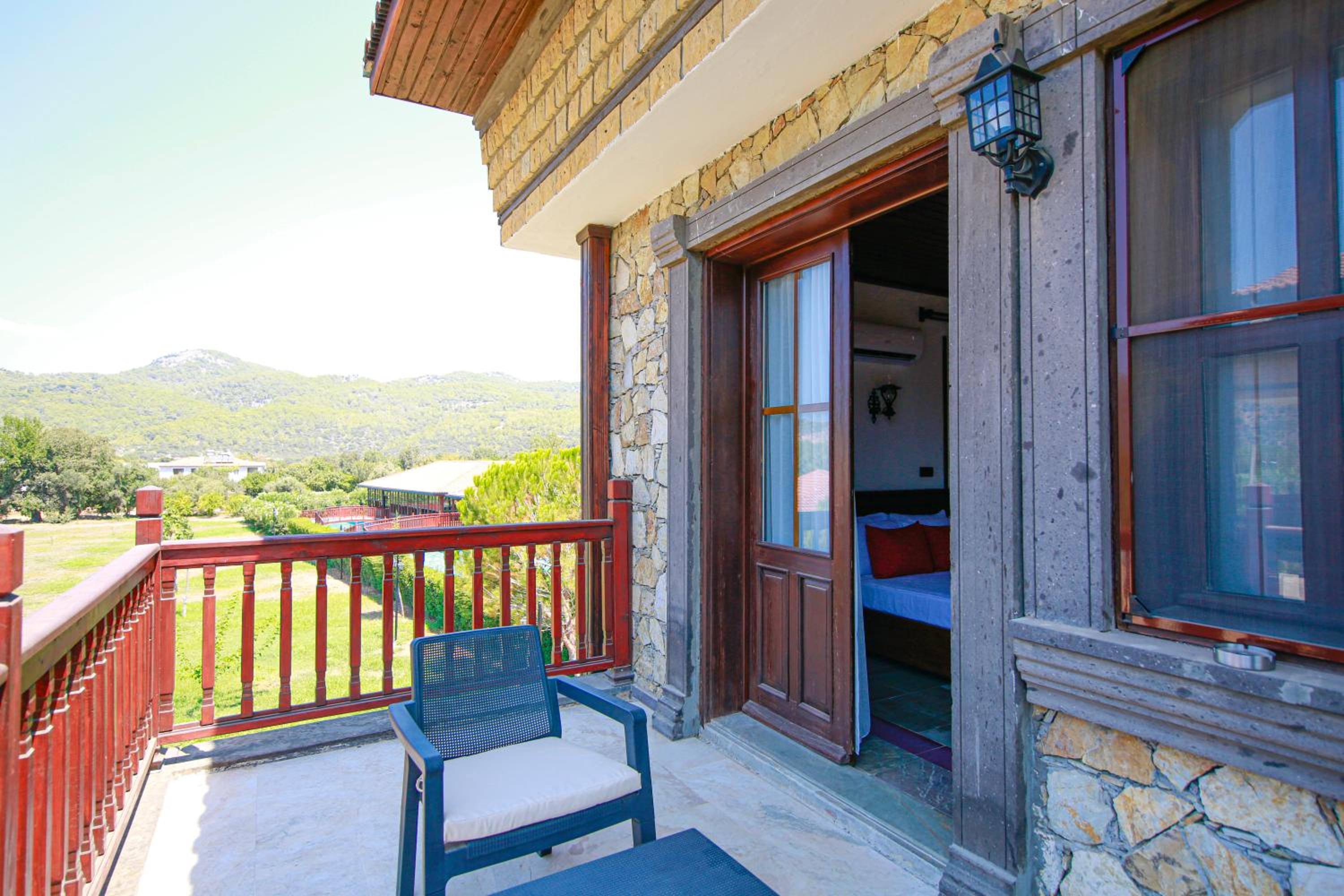 Double Room With Mountain View - Photo 14