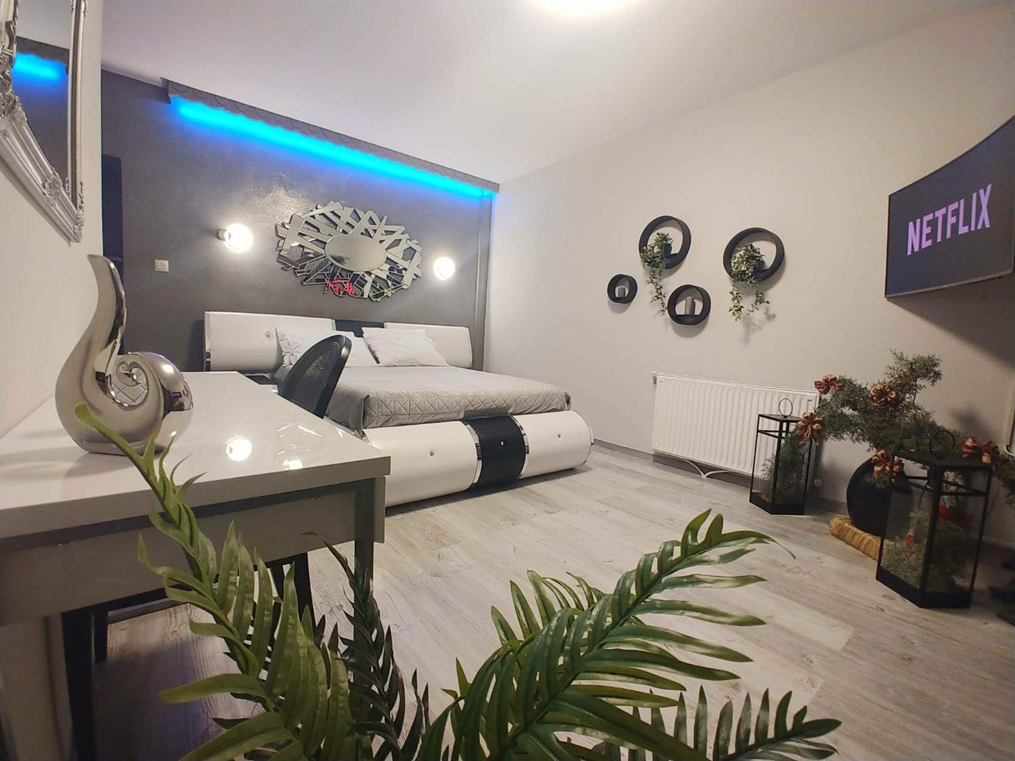 Suite with Lake View - Photo 8