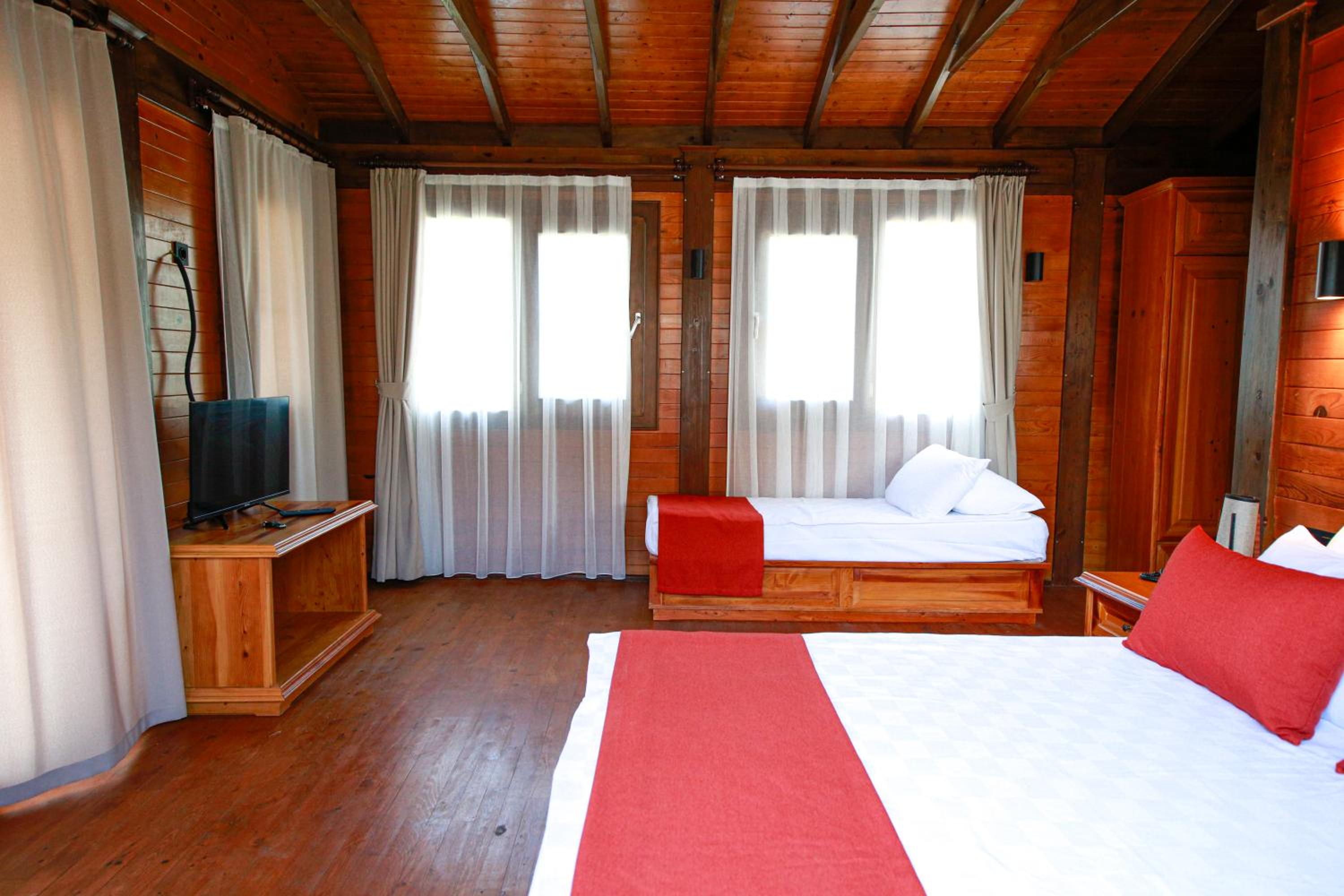 Bungalow With Patio - Photo 26