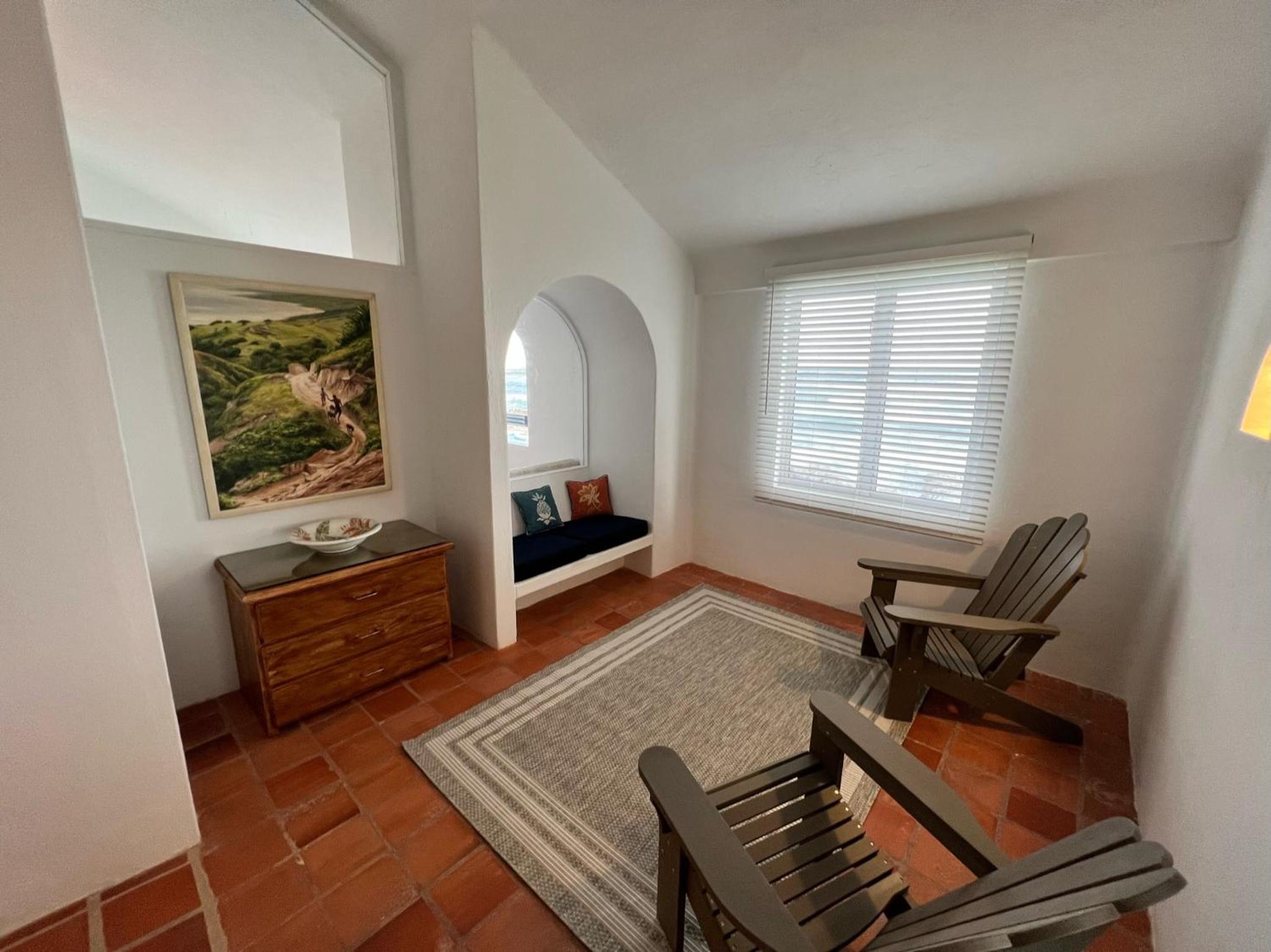 Oceanfront 1 Bedroom Apartment King