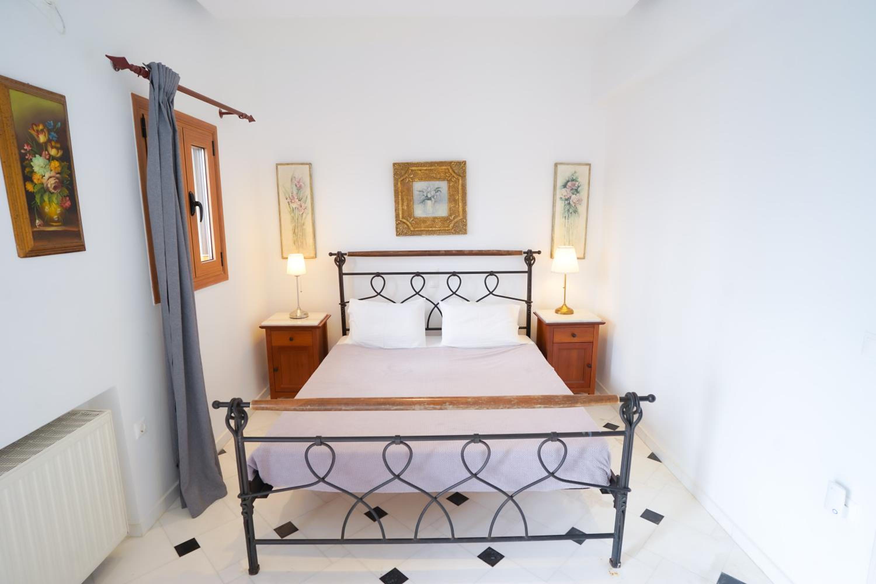Superior One-Bedroom Apartment