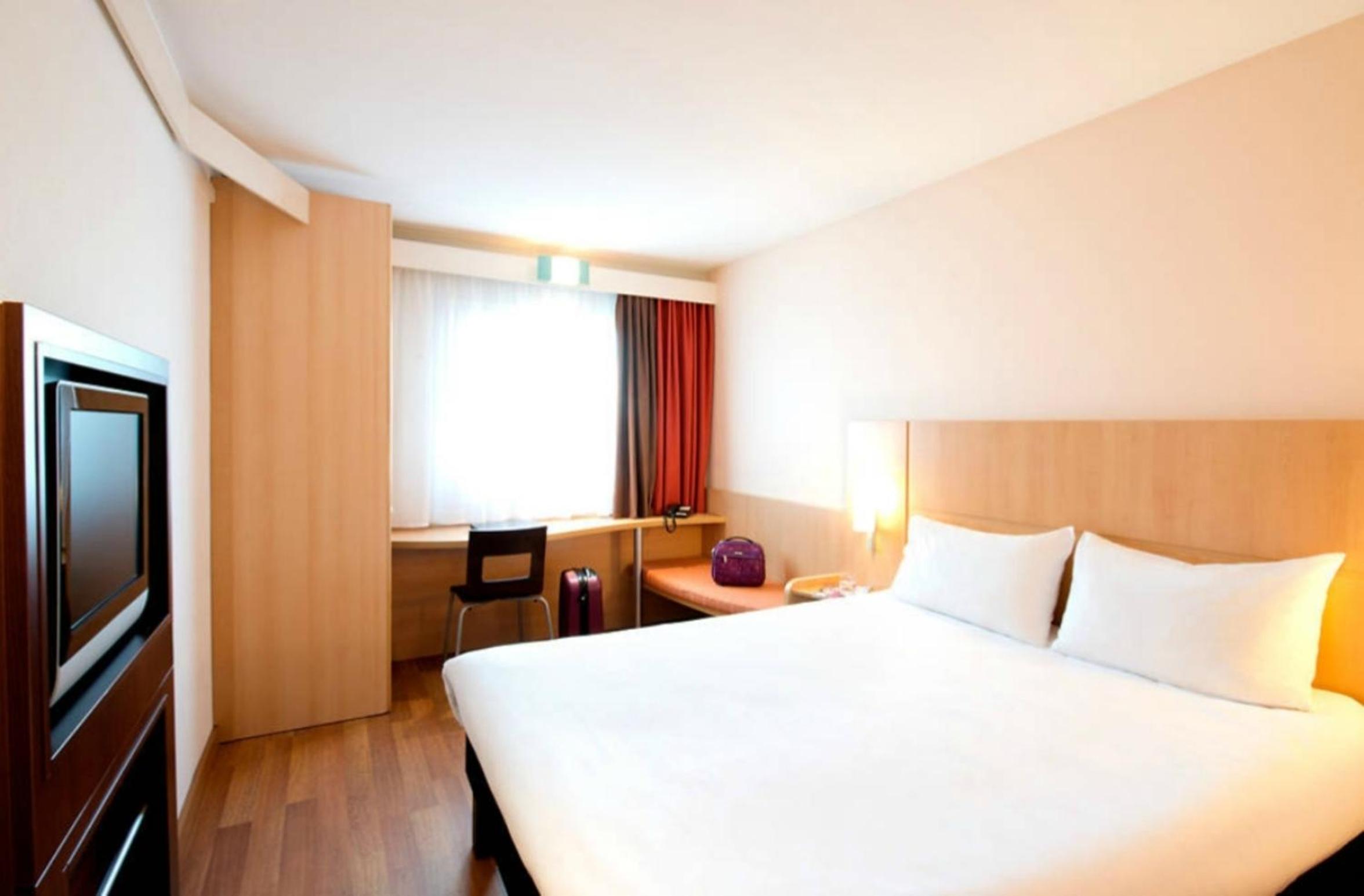 Standard Double Room - Photo 2