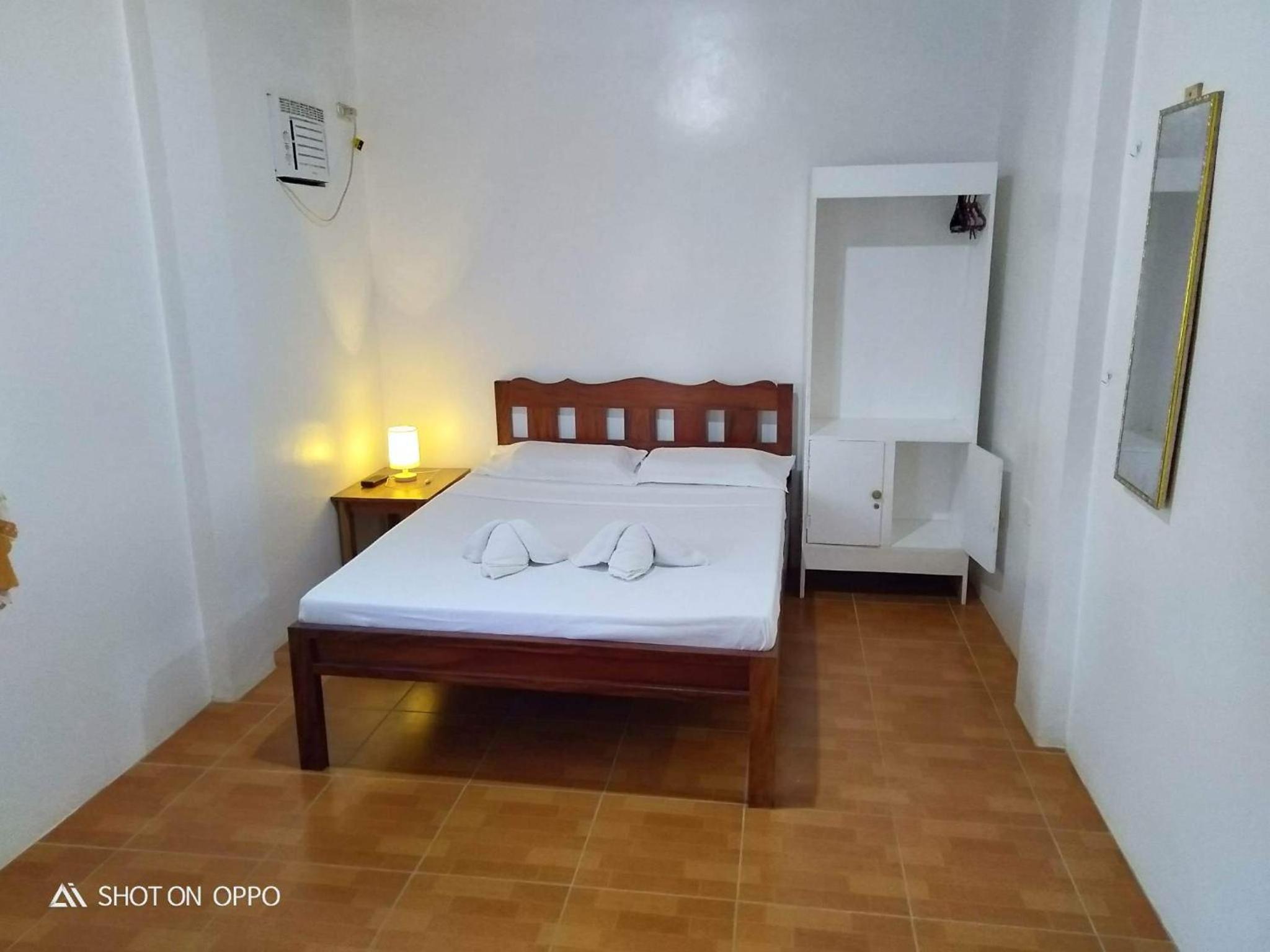 One-Bedroom Apartment - Photo 21