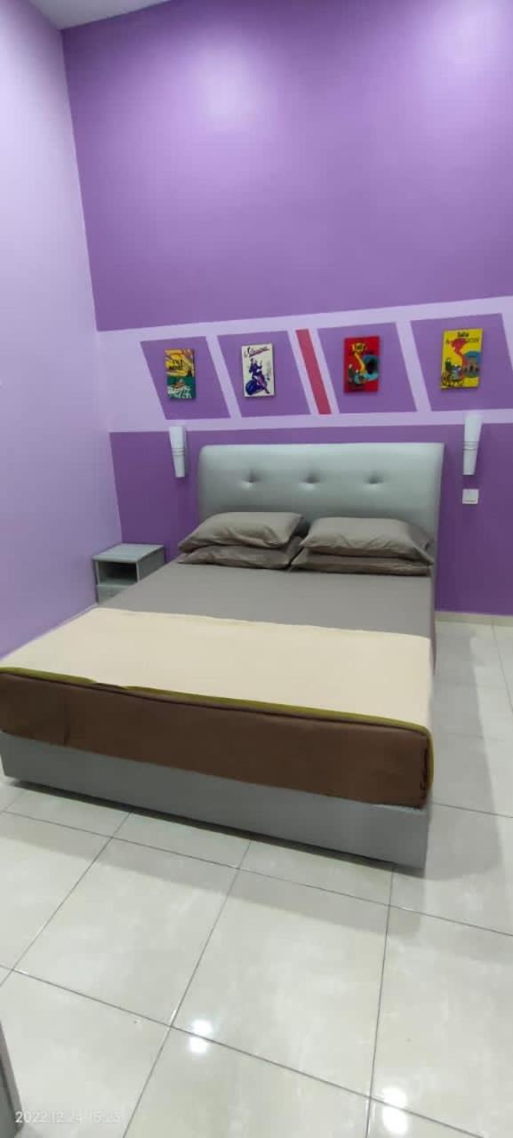 Three-Bedroom House photo 3