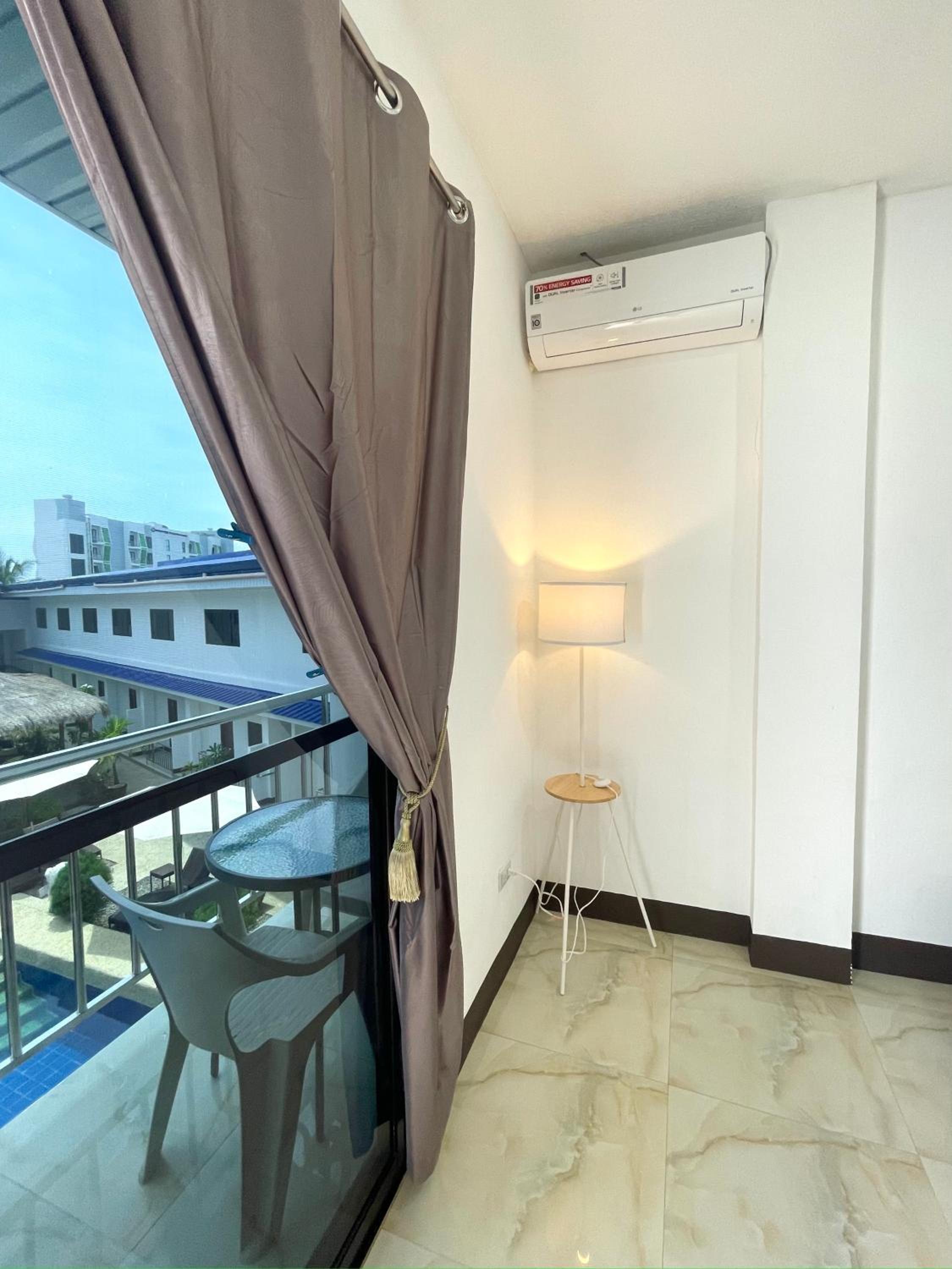 Standard Twin Room - Photo 11