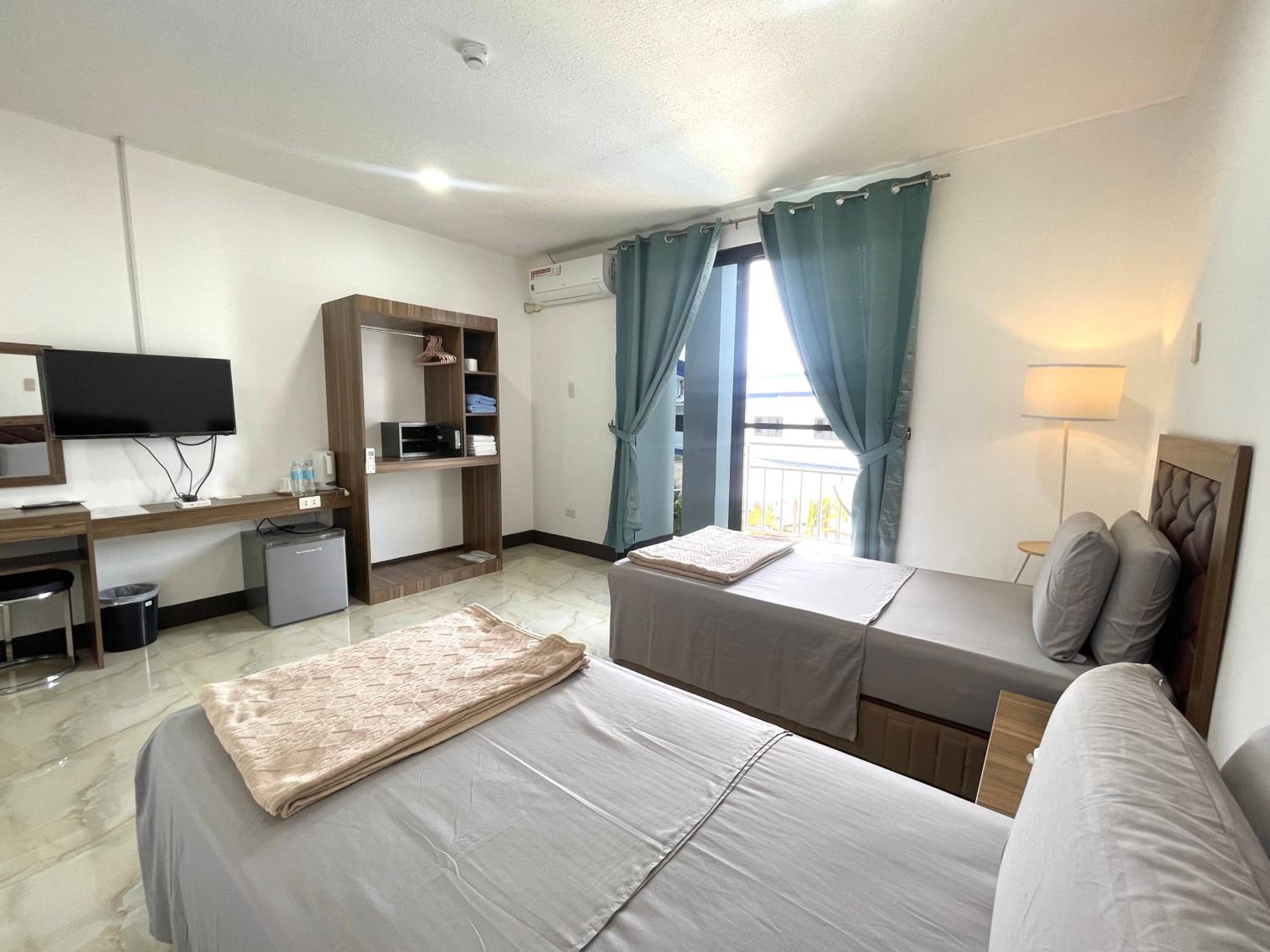 Standard Twin Room - Photo 6