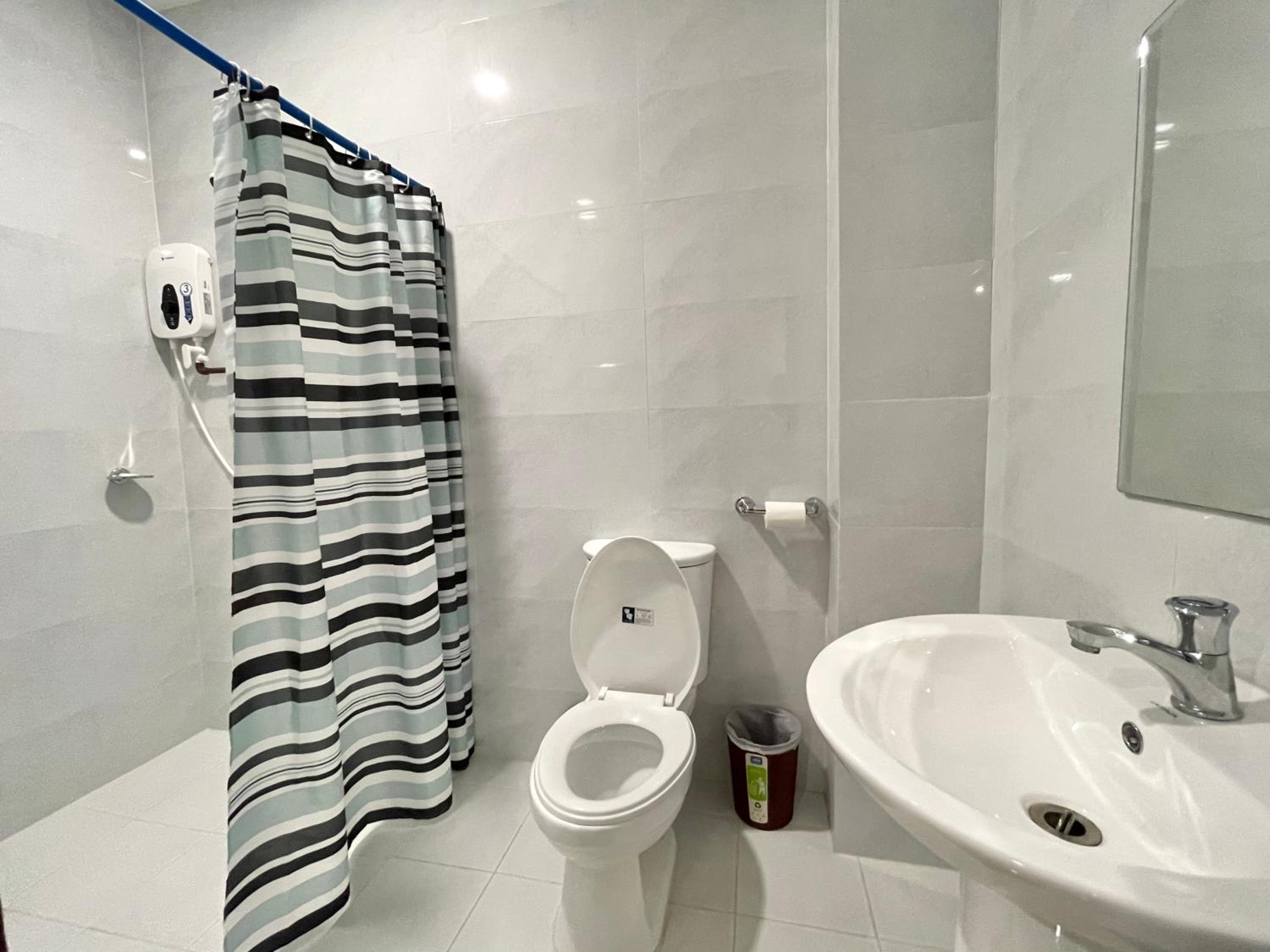 Standard King Room - Photo 2