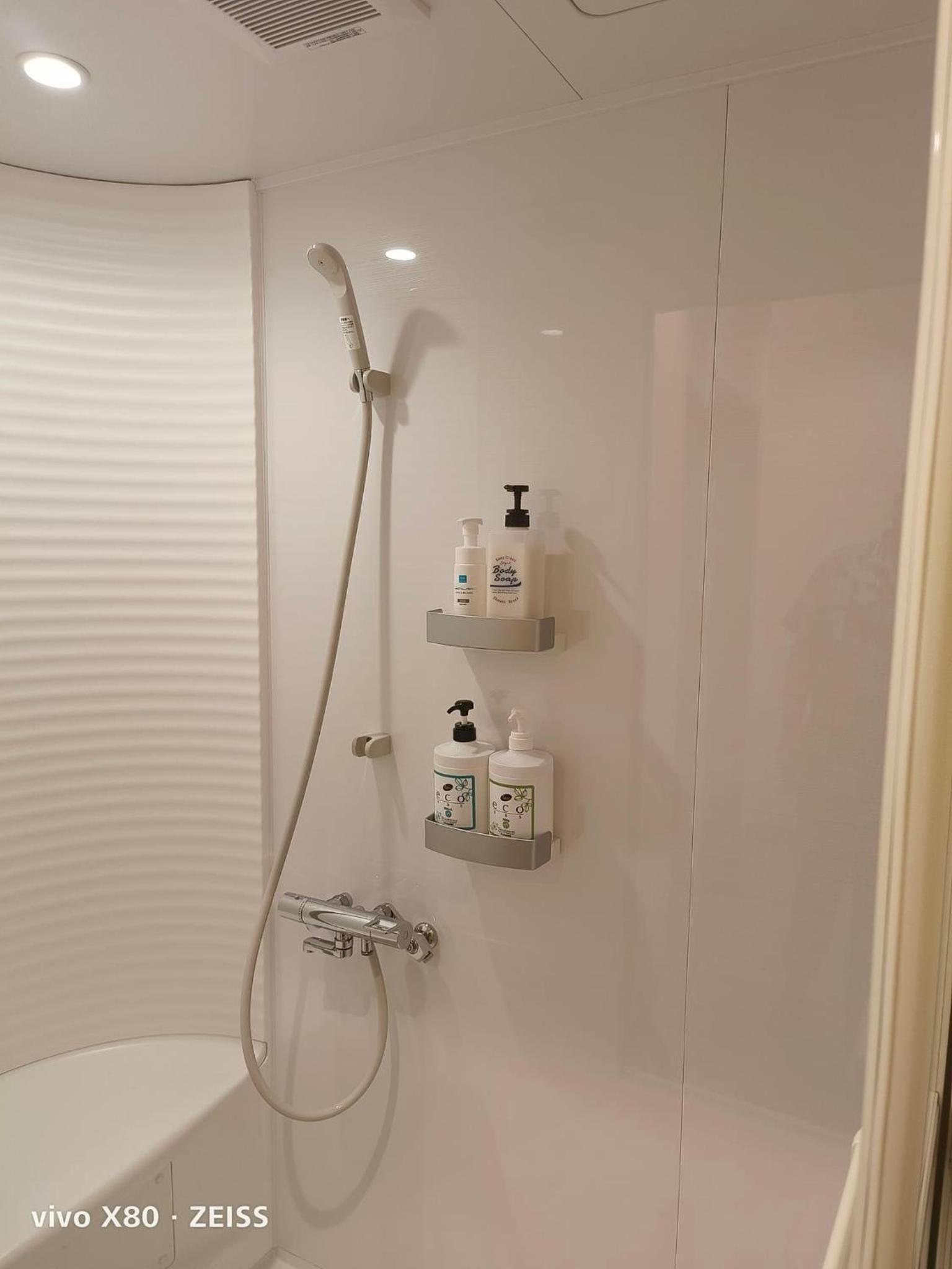 Family Room with Private Bathroom photo 3