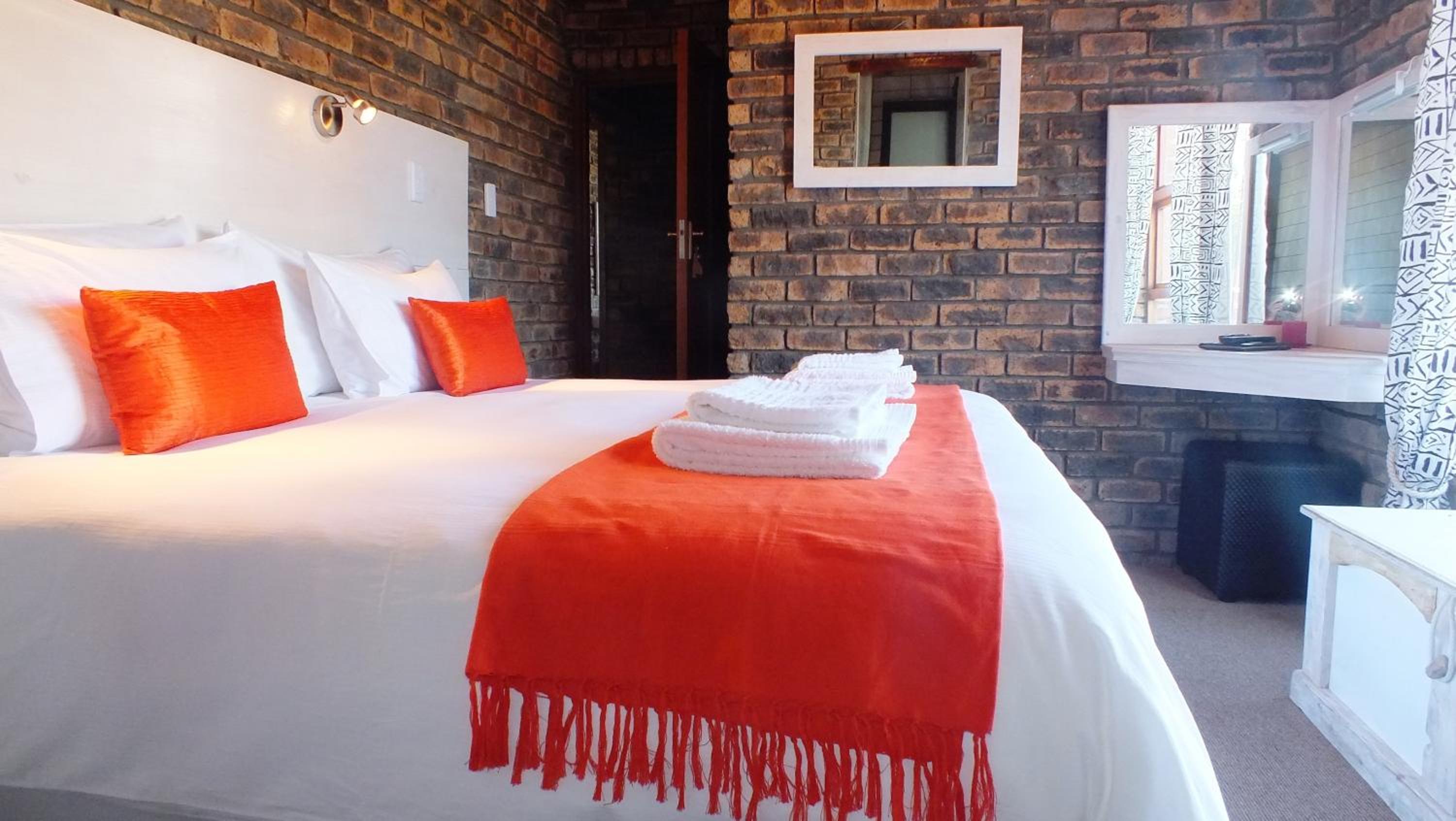 Luxury Double or Twin Room photo 3