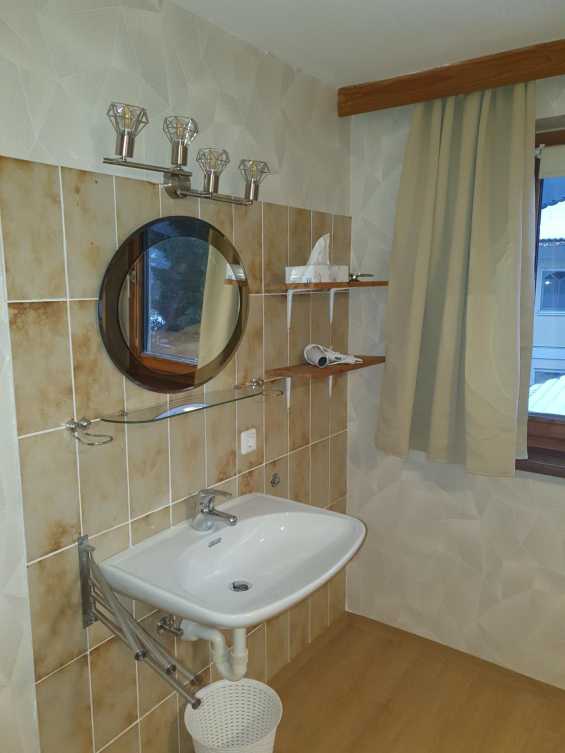 Standard Double Room with Shared Bathroom photo 3
