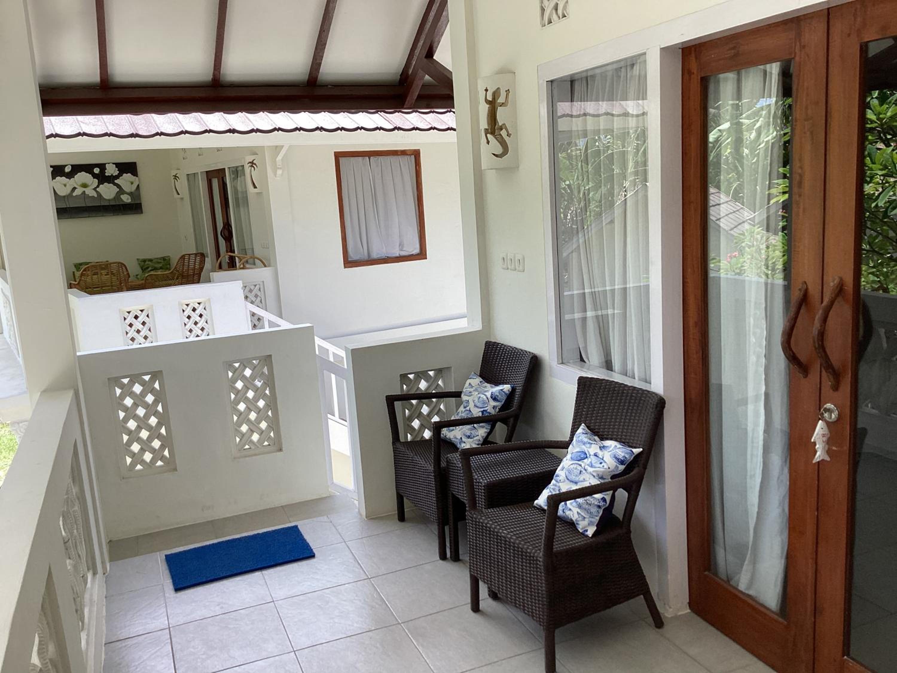 Family Room With Balcony photo 3