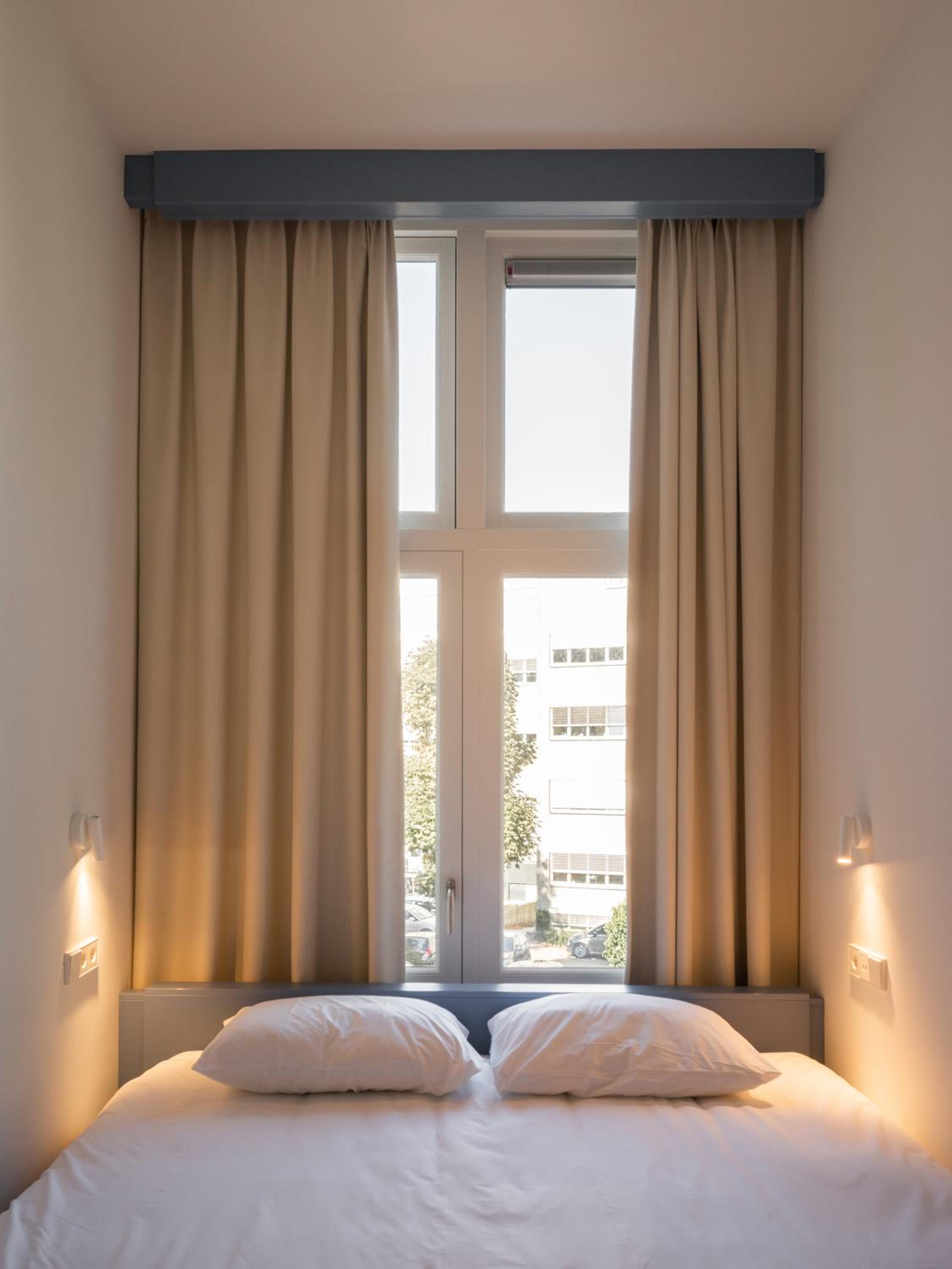 Tiny Double Room - Photo 3
