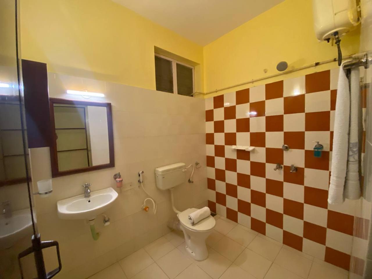 Double or Twin Room with Sea View photo 3