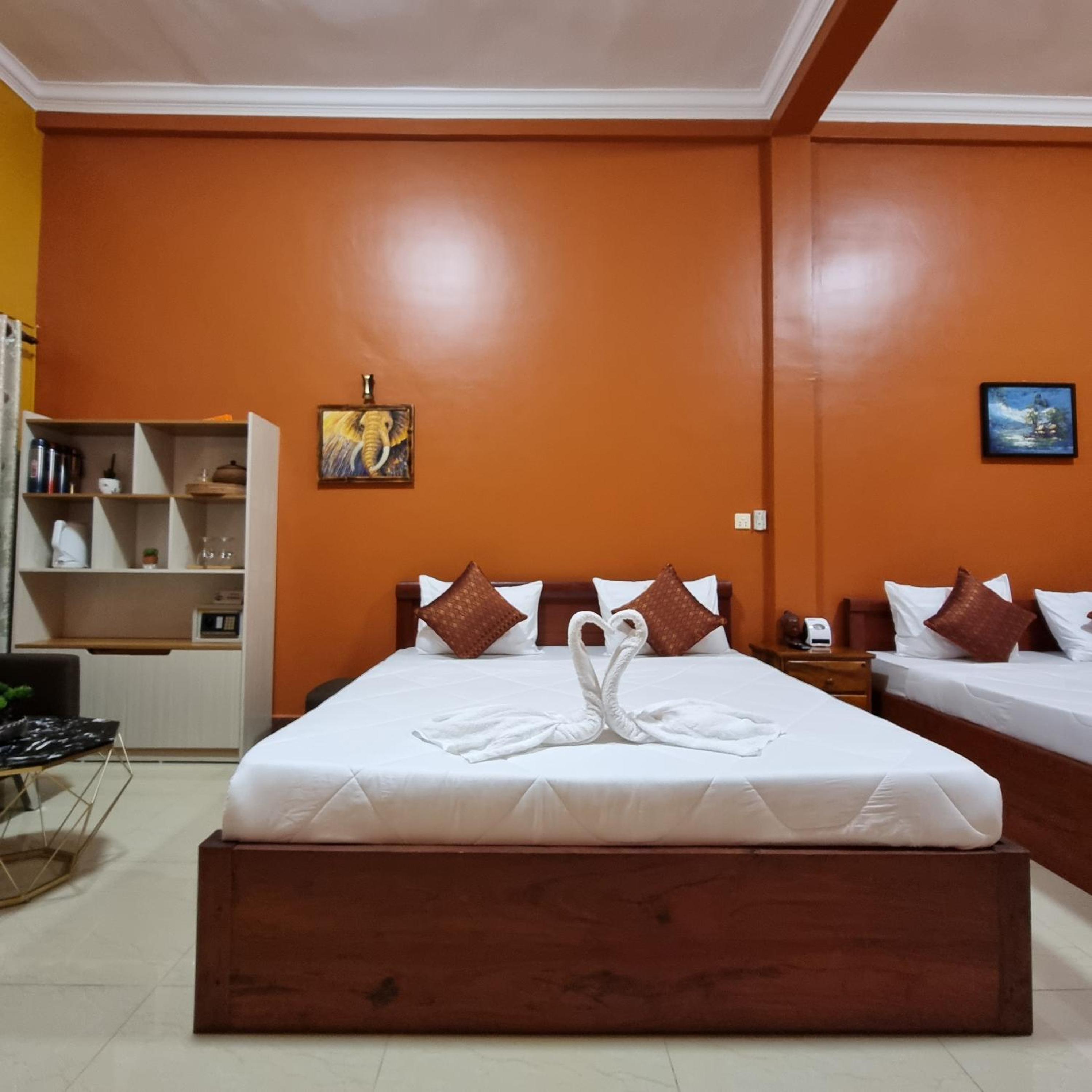 King Room with Balcony - Photo 26