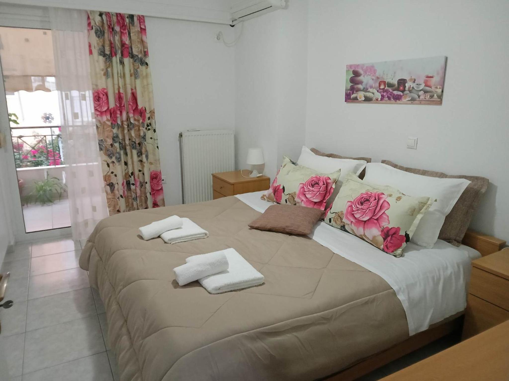 One-Bedroom Apartment photo 1