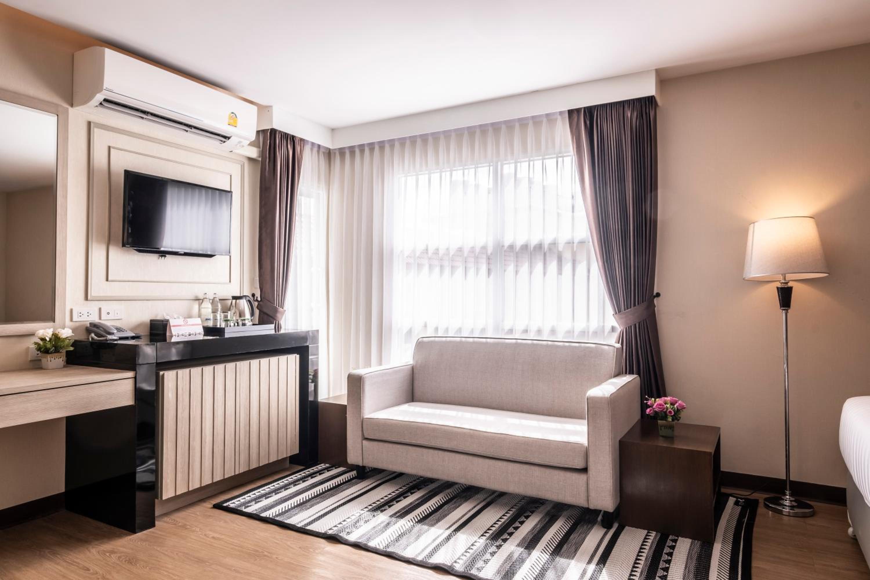 Premium Deluxe Double Room - Photo 10