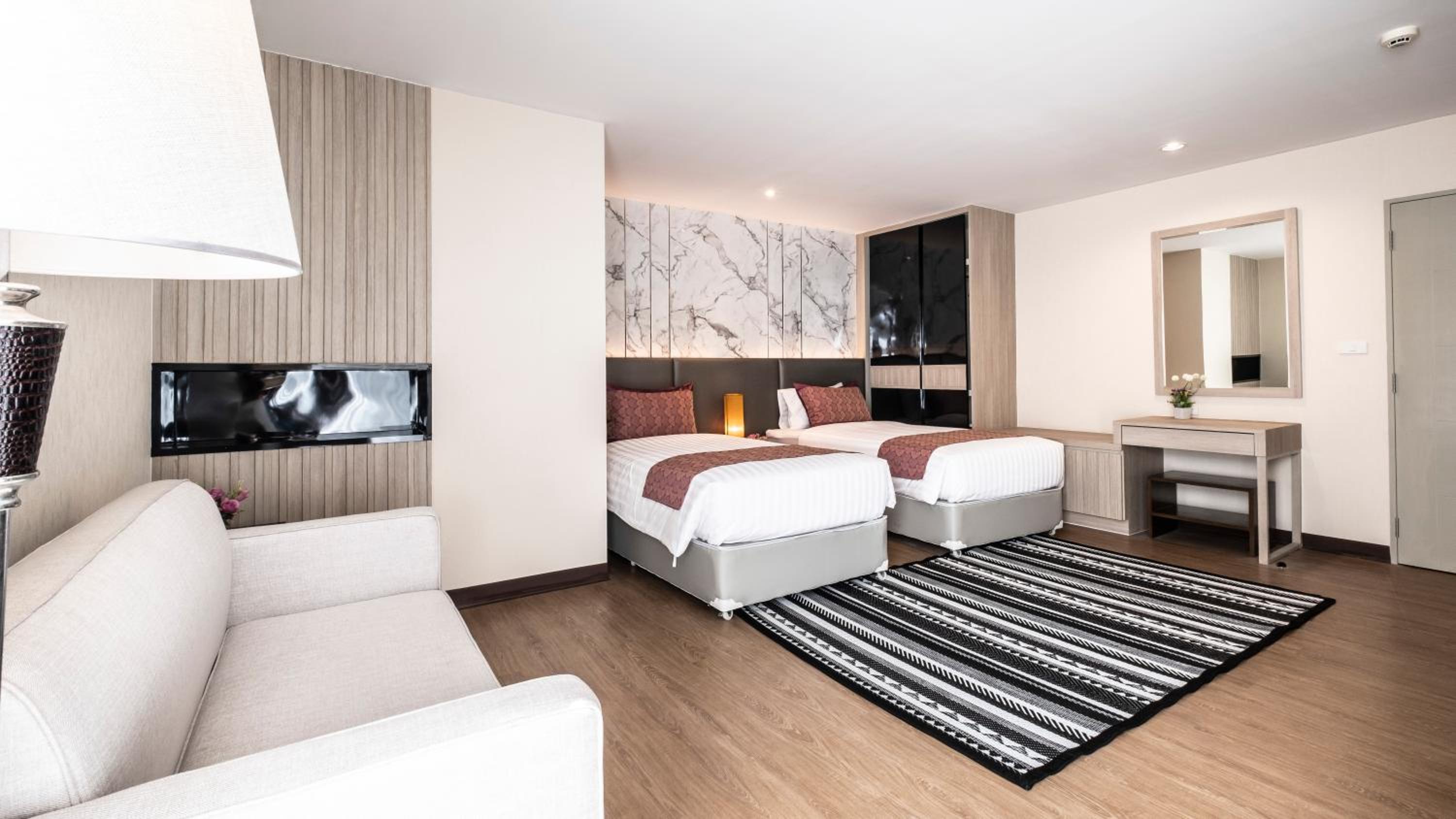 Premium Deluxe Twin Room - Photo 6