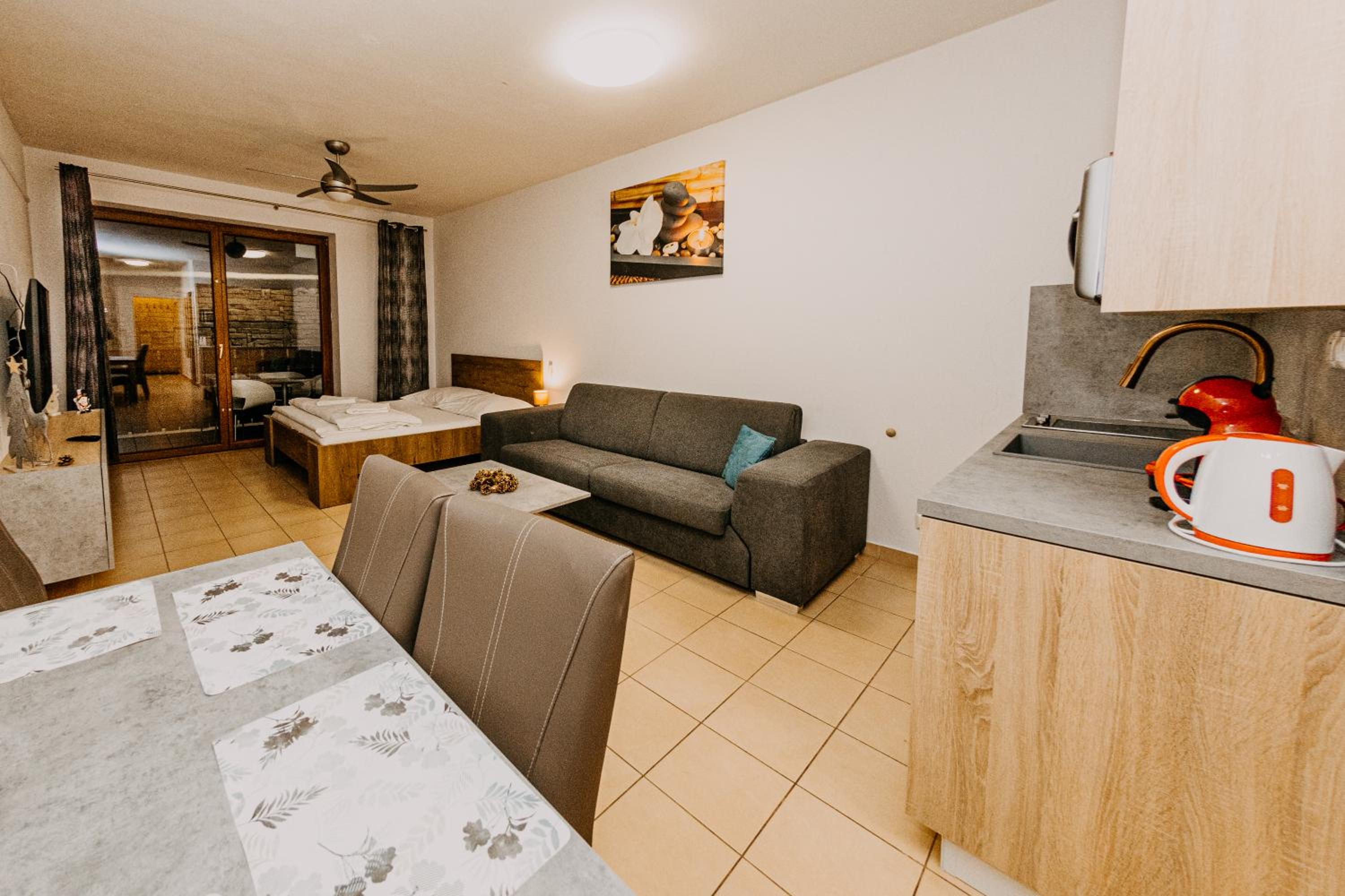 Apartment with Balcony - Photo 12