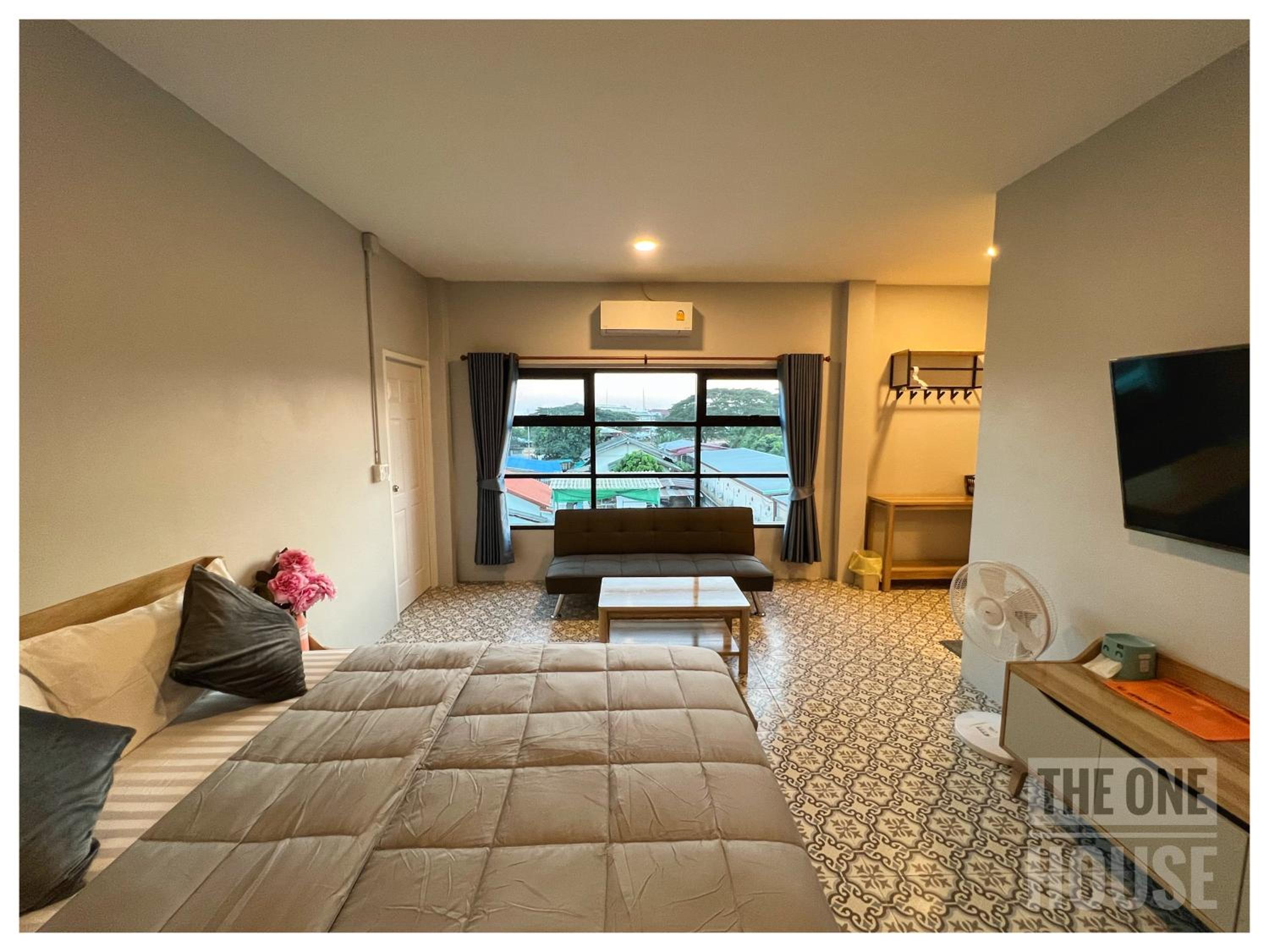 Double Room with Balcony (2 Adults + 1 Child) photo 2