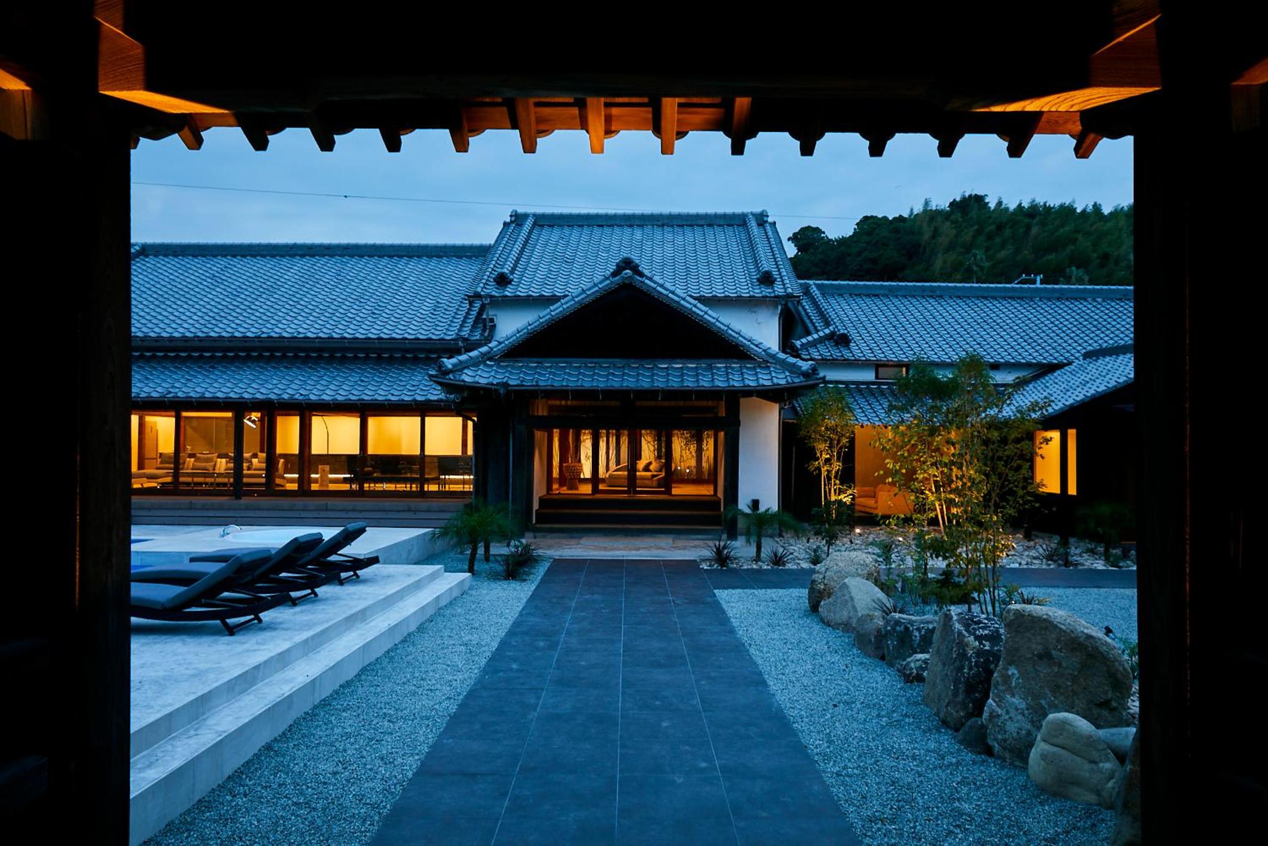Villa with Private Pool - Photo 43