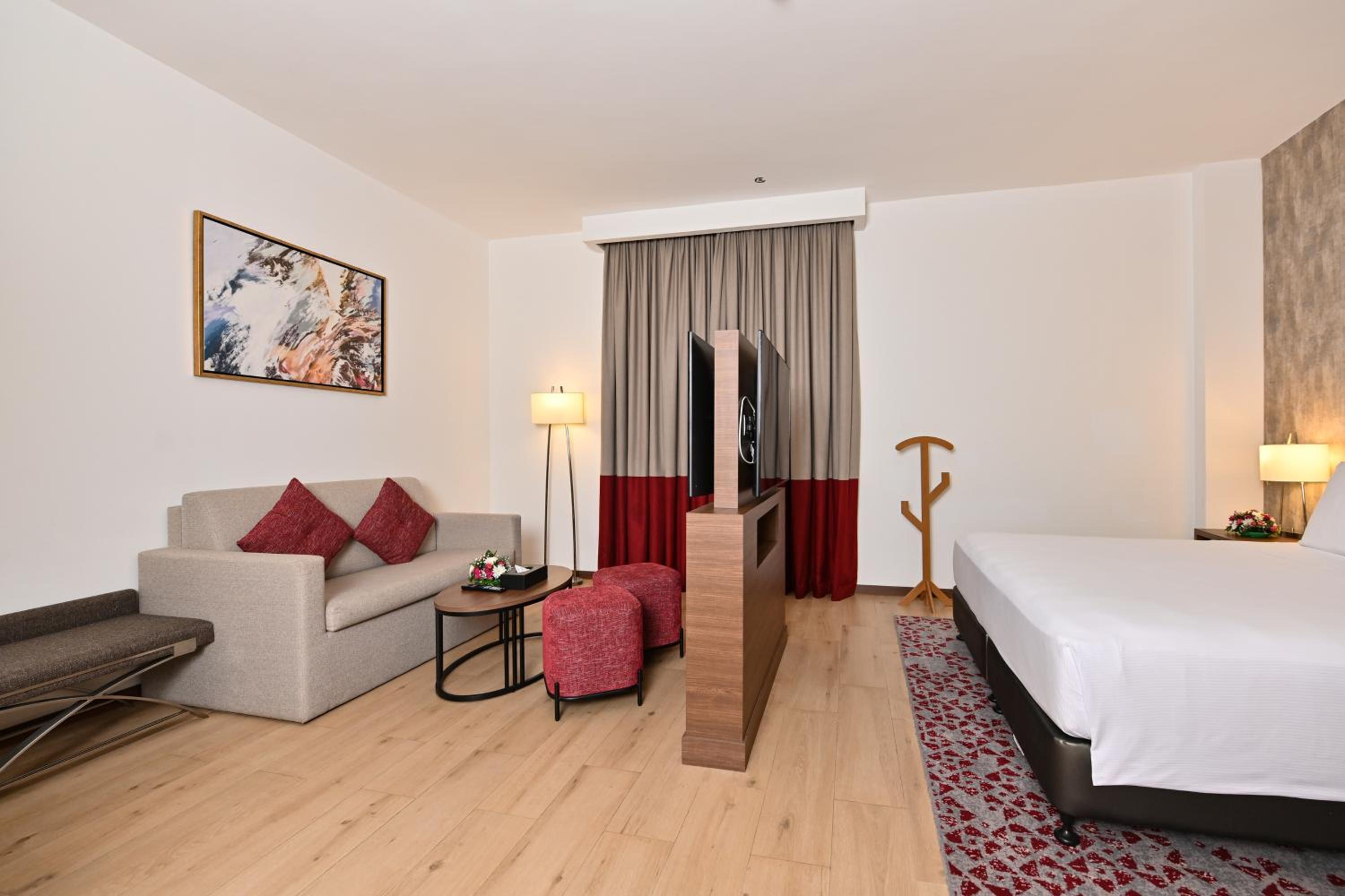 Studio King Suite - Photo 3