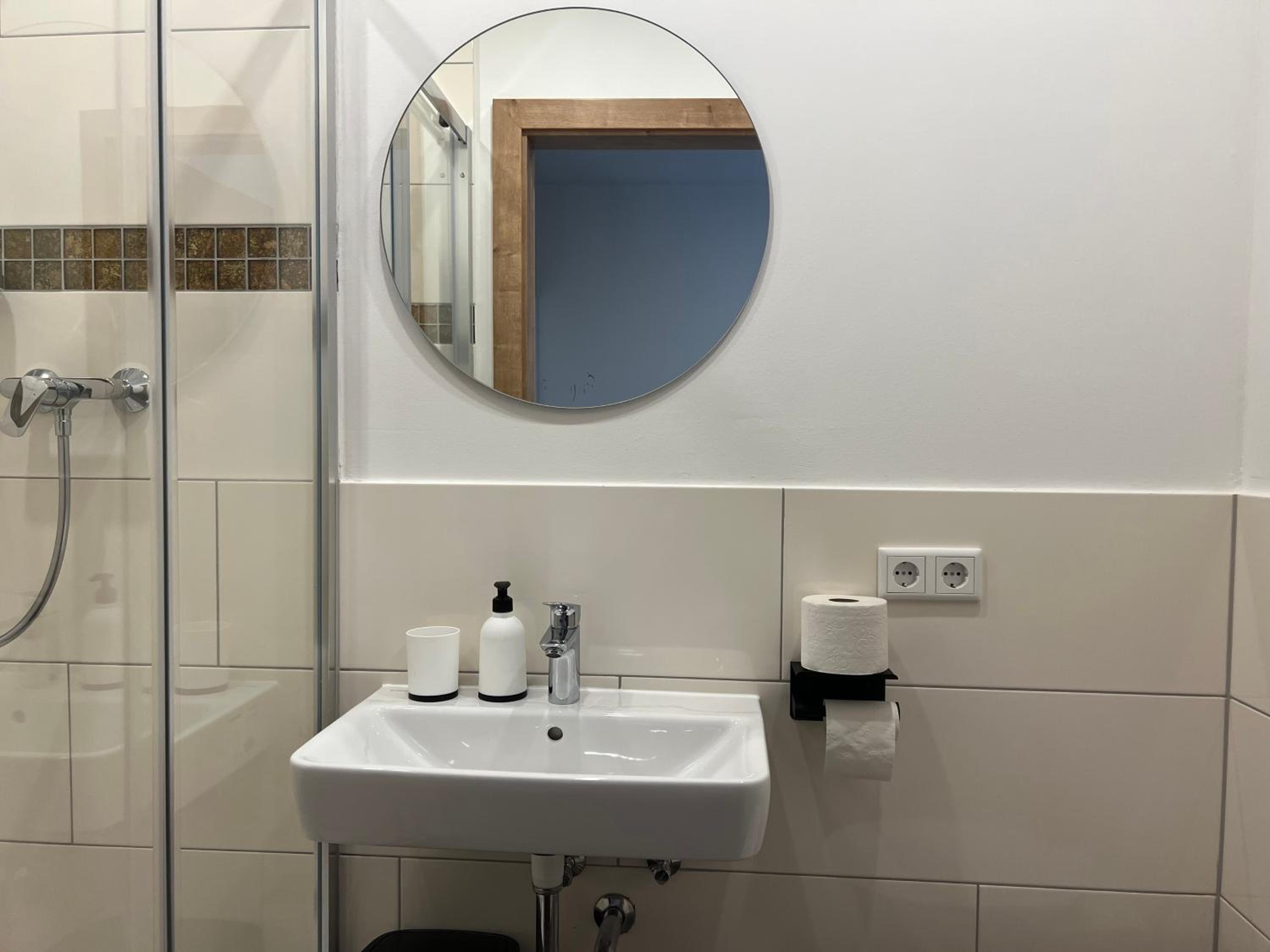 Double Room - Photo 28