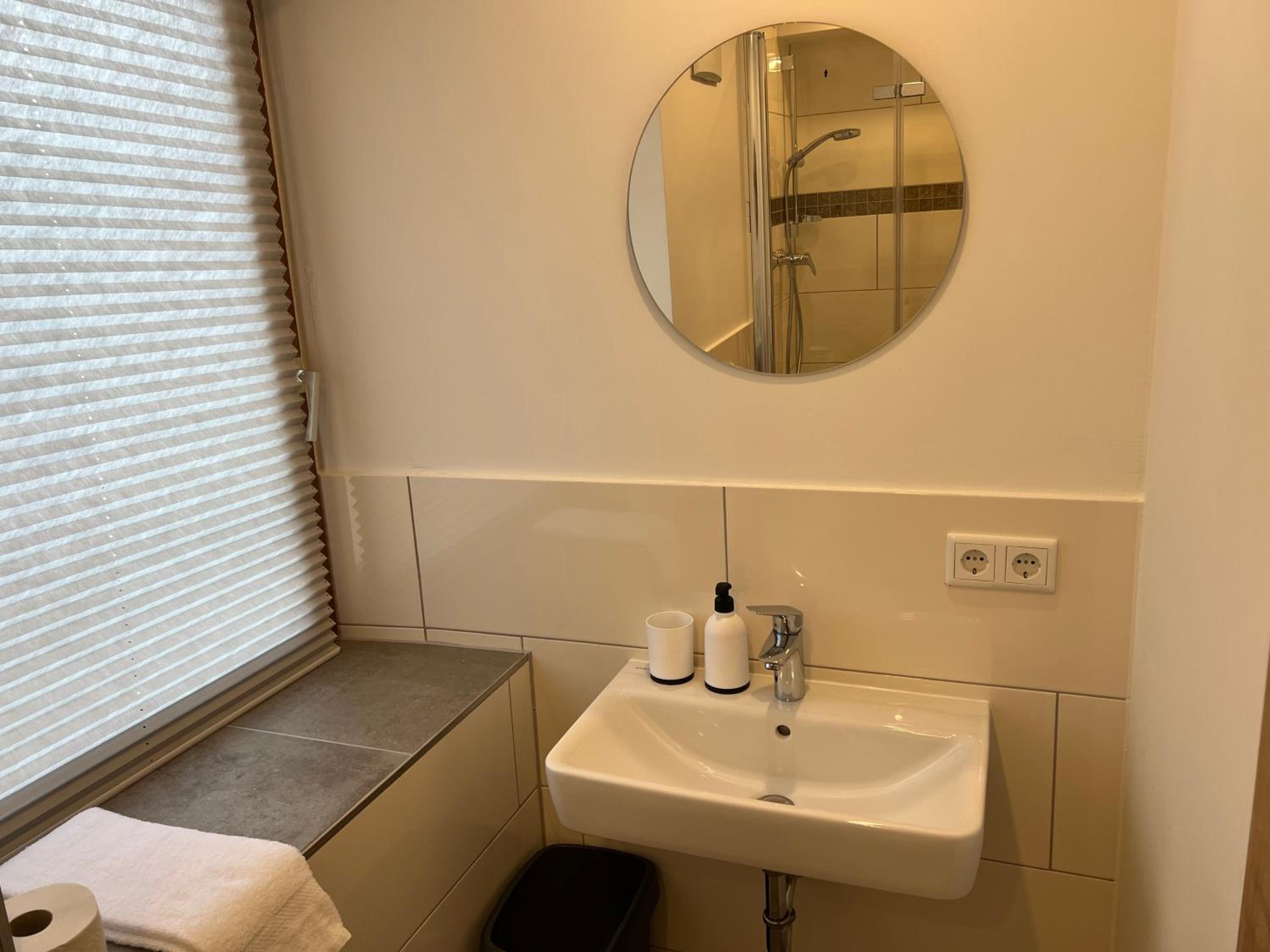 Double Room - Photo 16