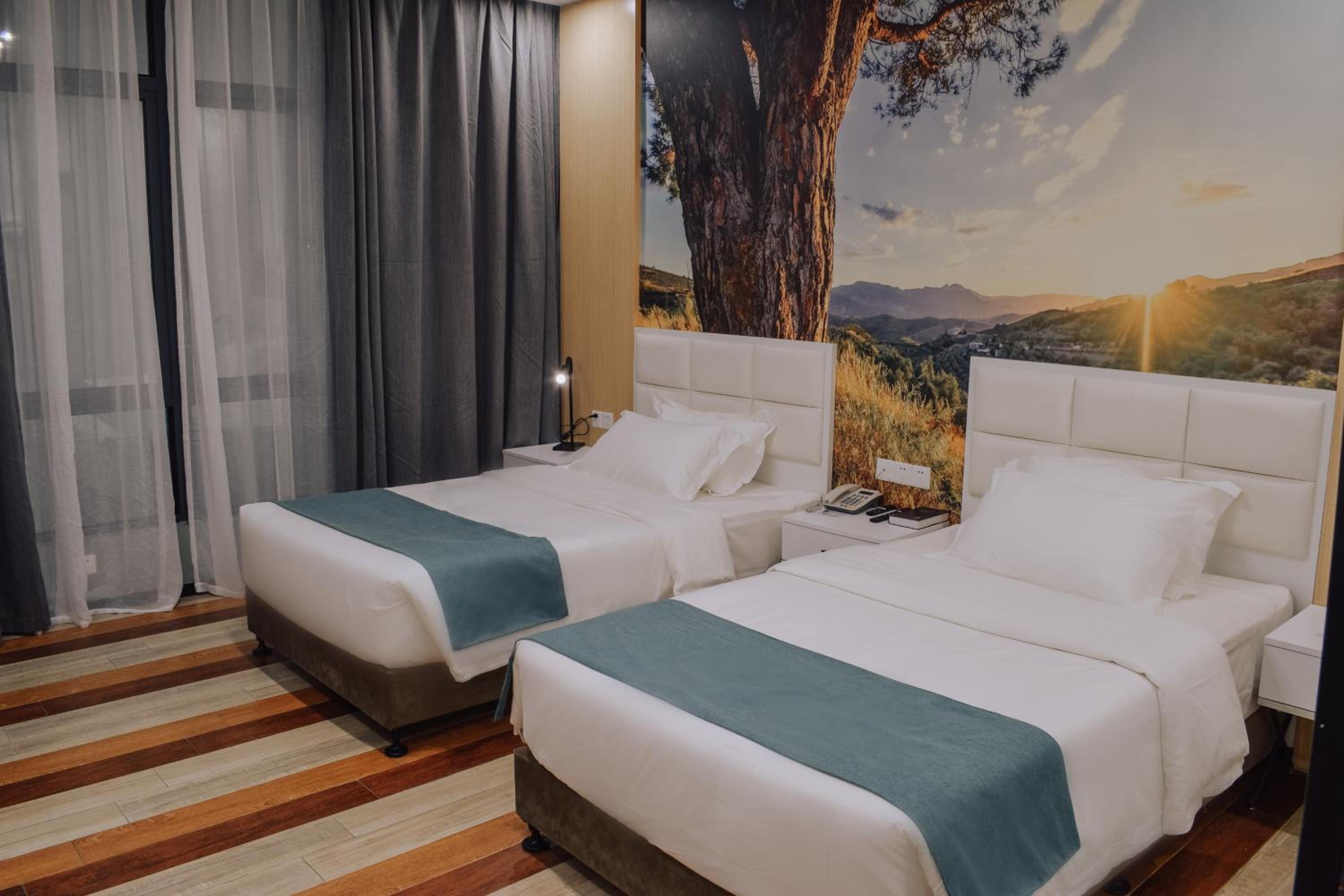 Deluxe Twin Room - Photo 2