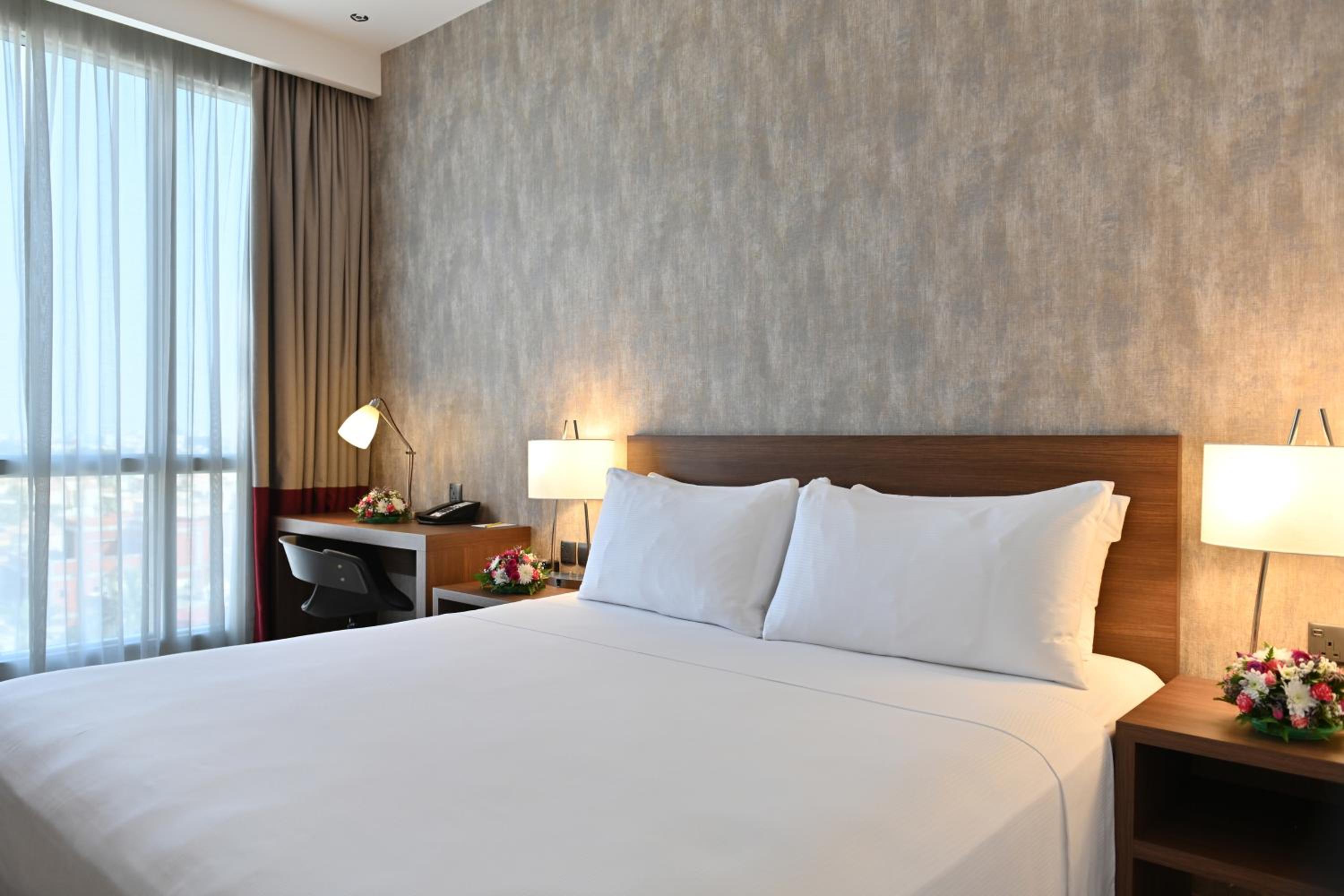 Standard King Room - Photo 2
