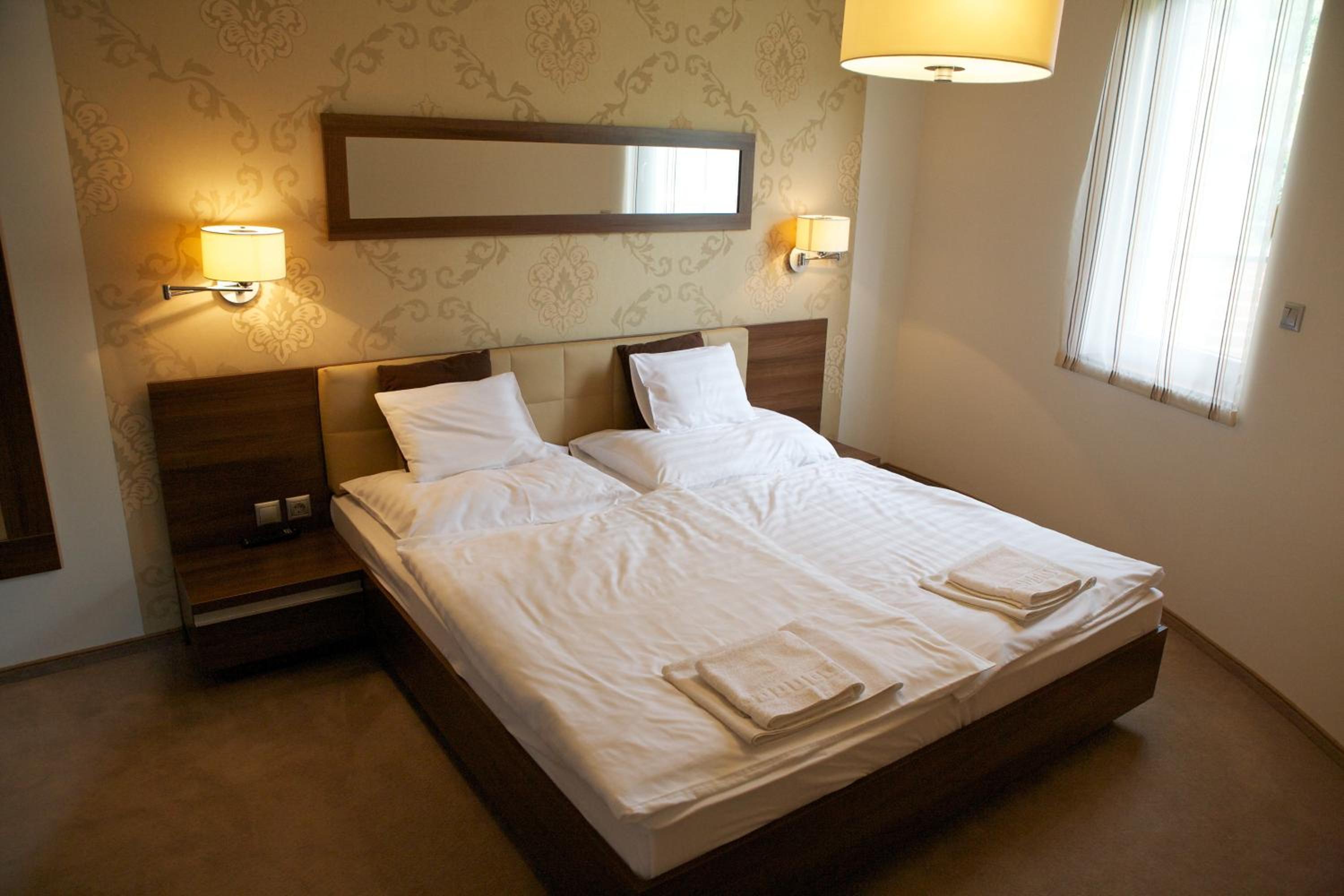 Double Room - Photo 2