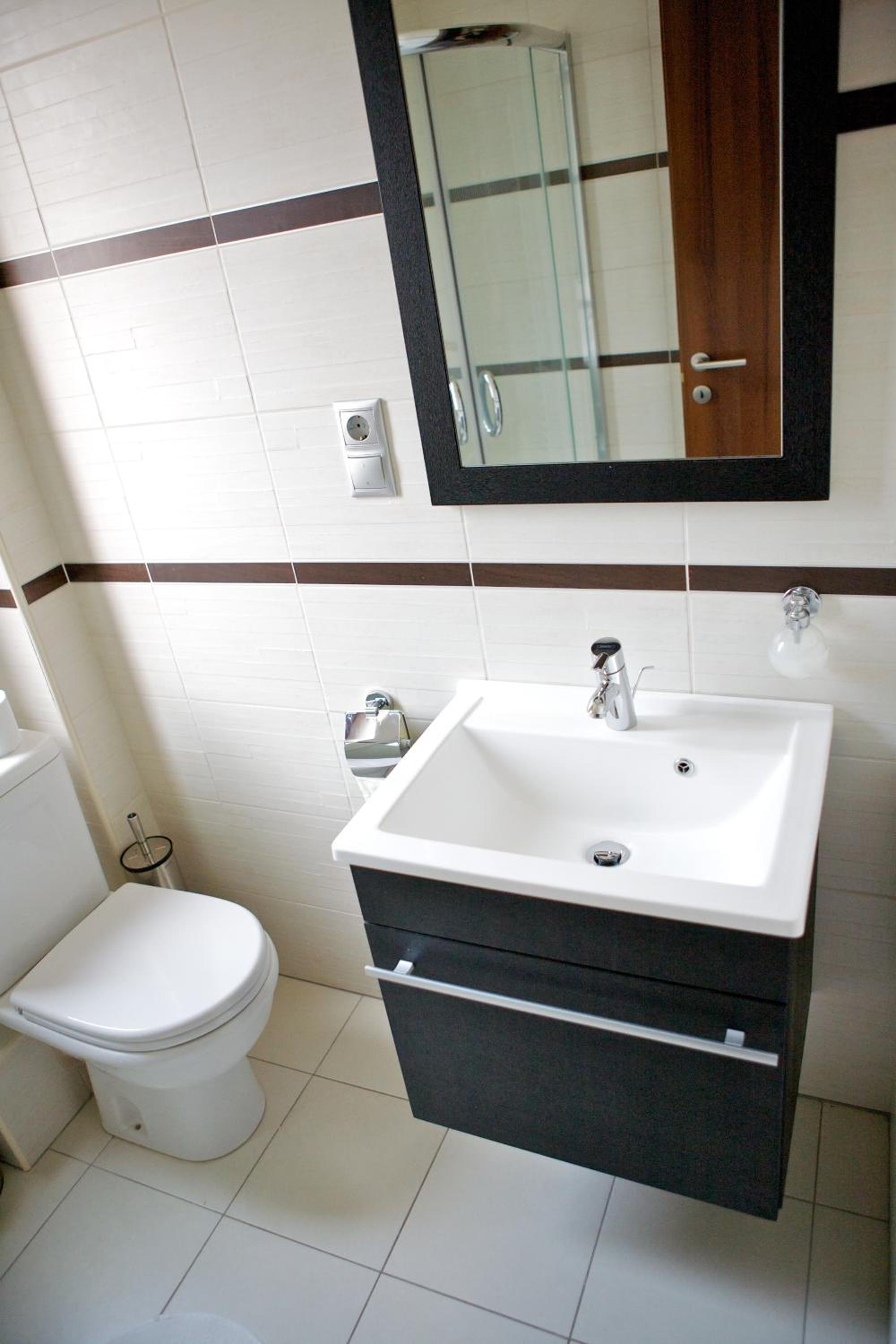 Double Room - Photo 9
