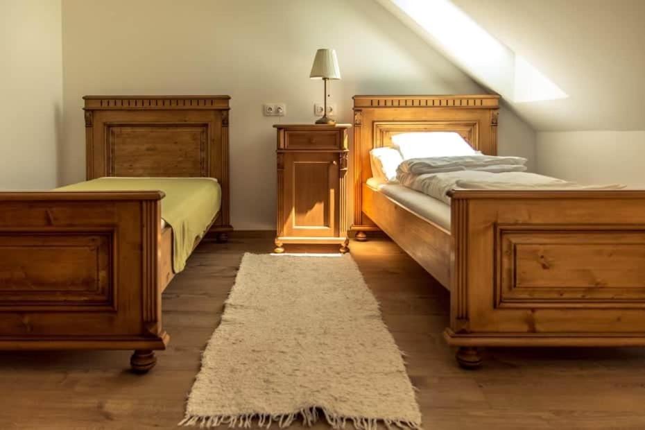 Twin Room with Bathroom - Photo 1