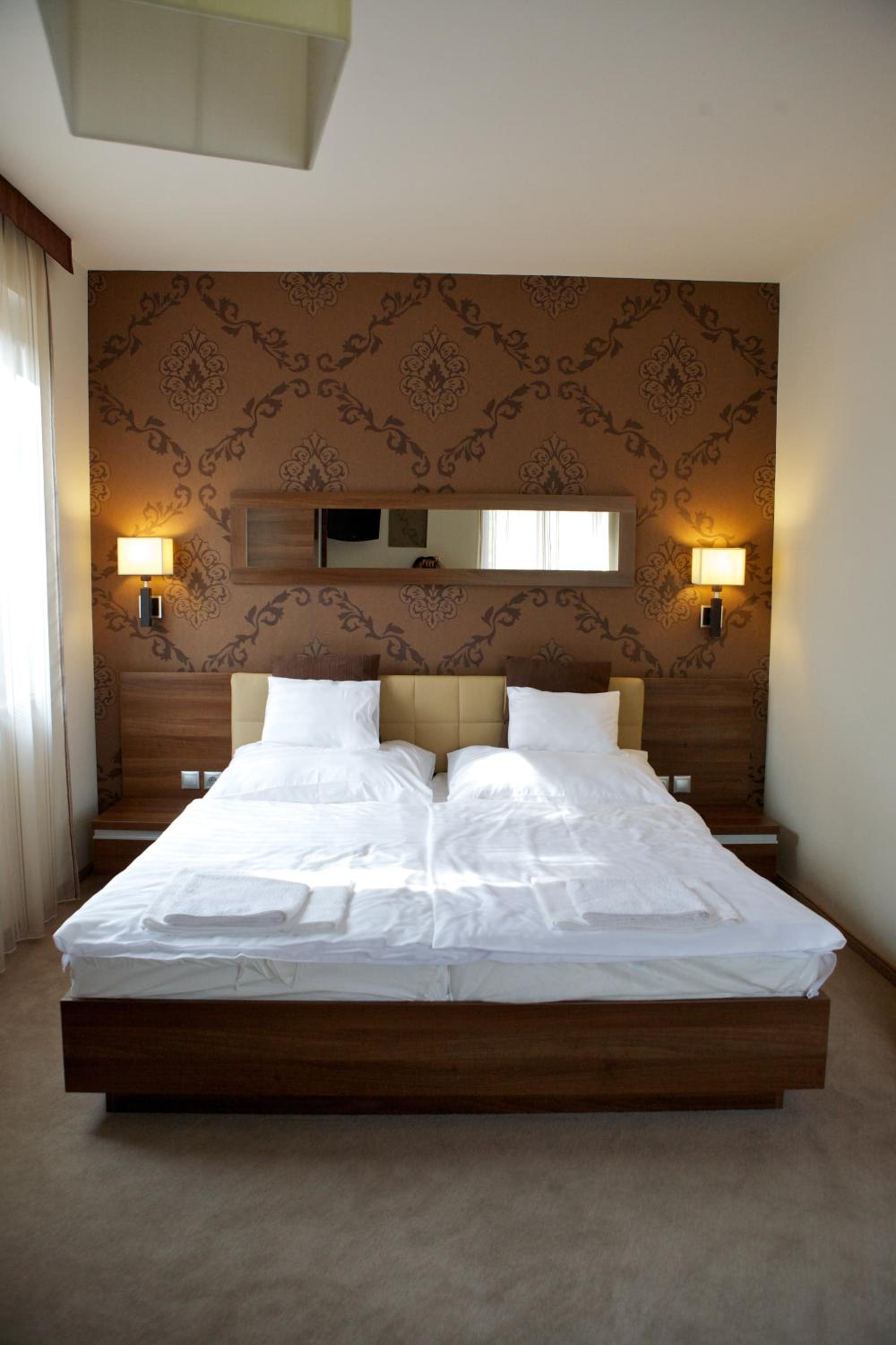 Deluxe Family Room - Photo 1