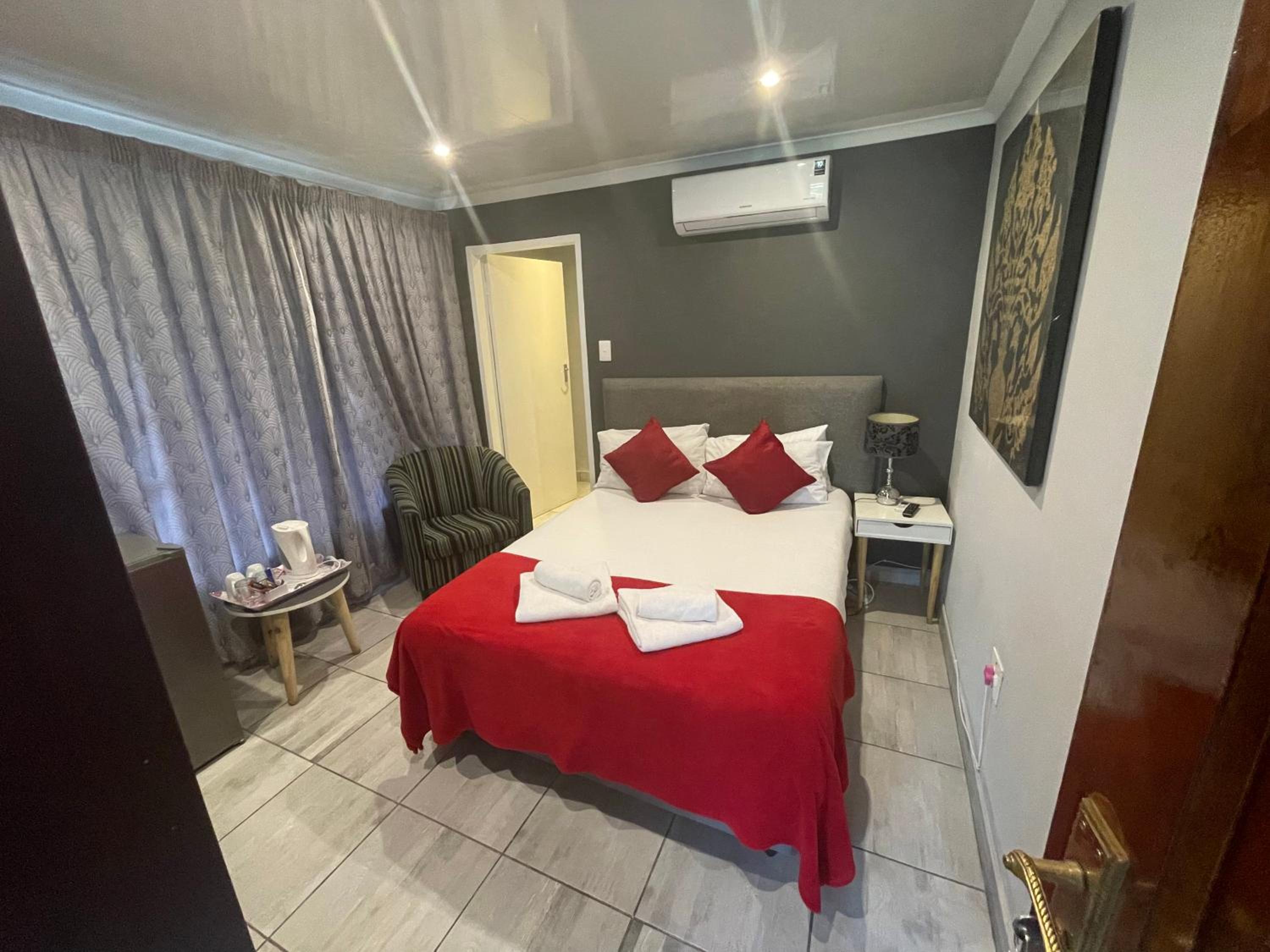 Economy Double Room photo 1