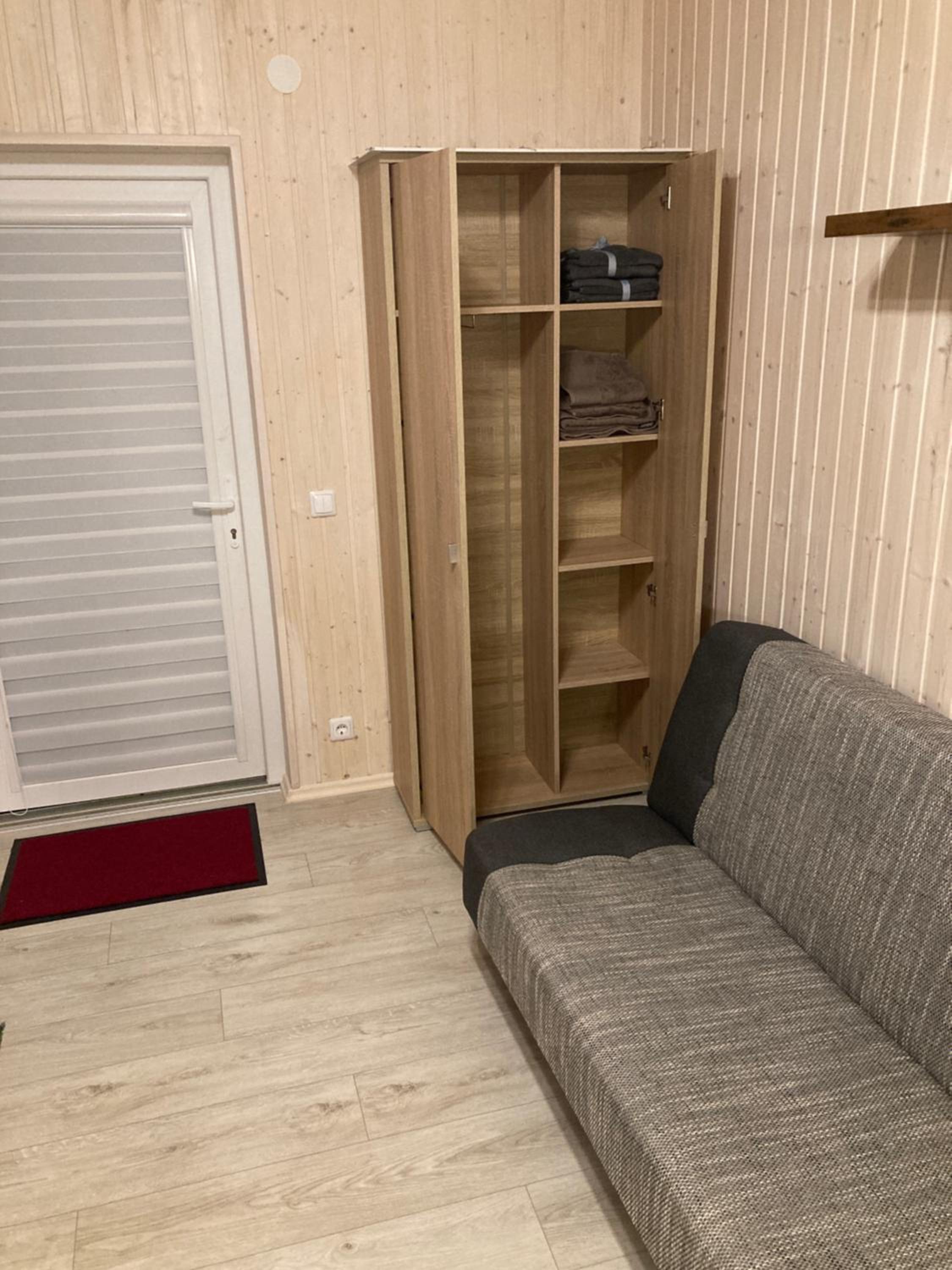 One-Bedroom House - Photo 8