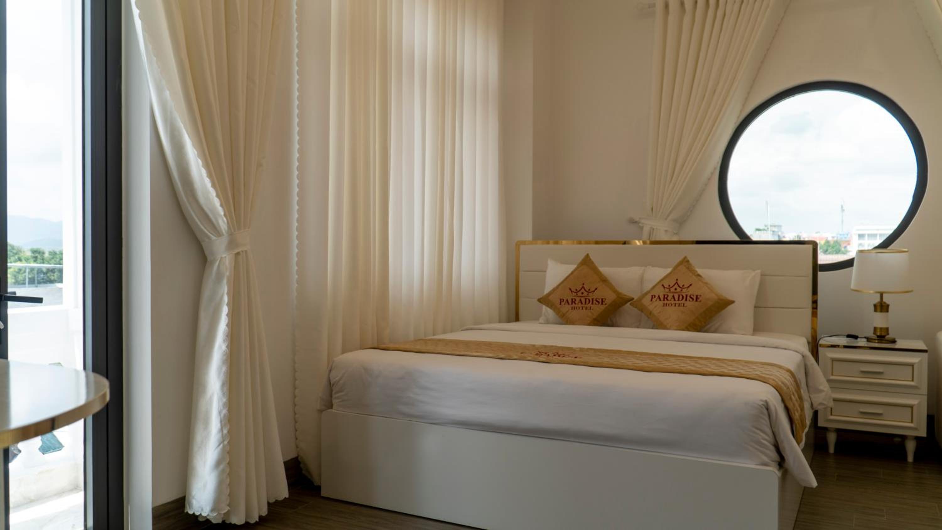 Deluxe Double Room with Balcony photo 3