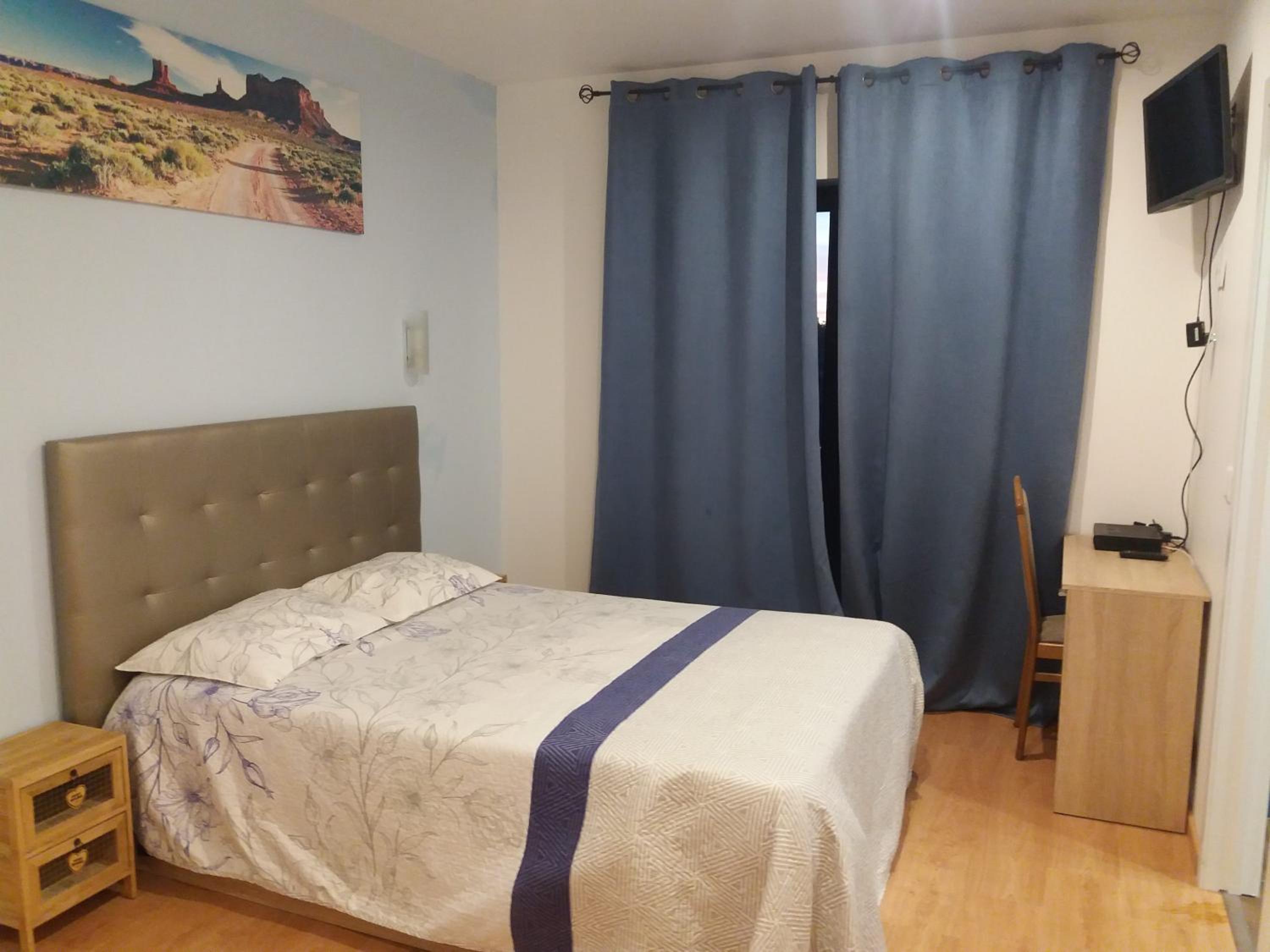 Double Room with Private Bathroom photo 3