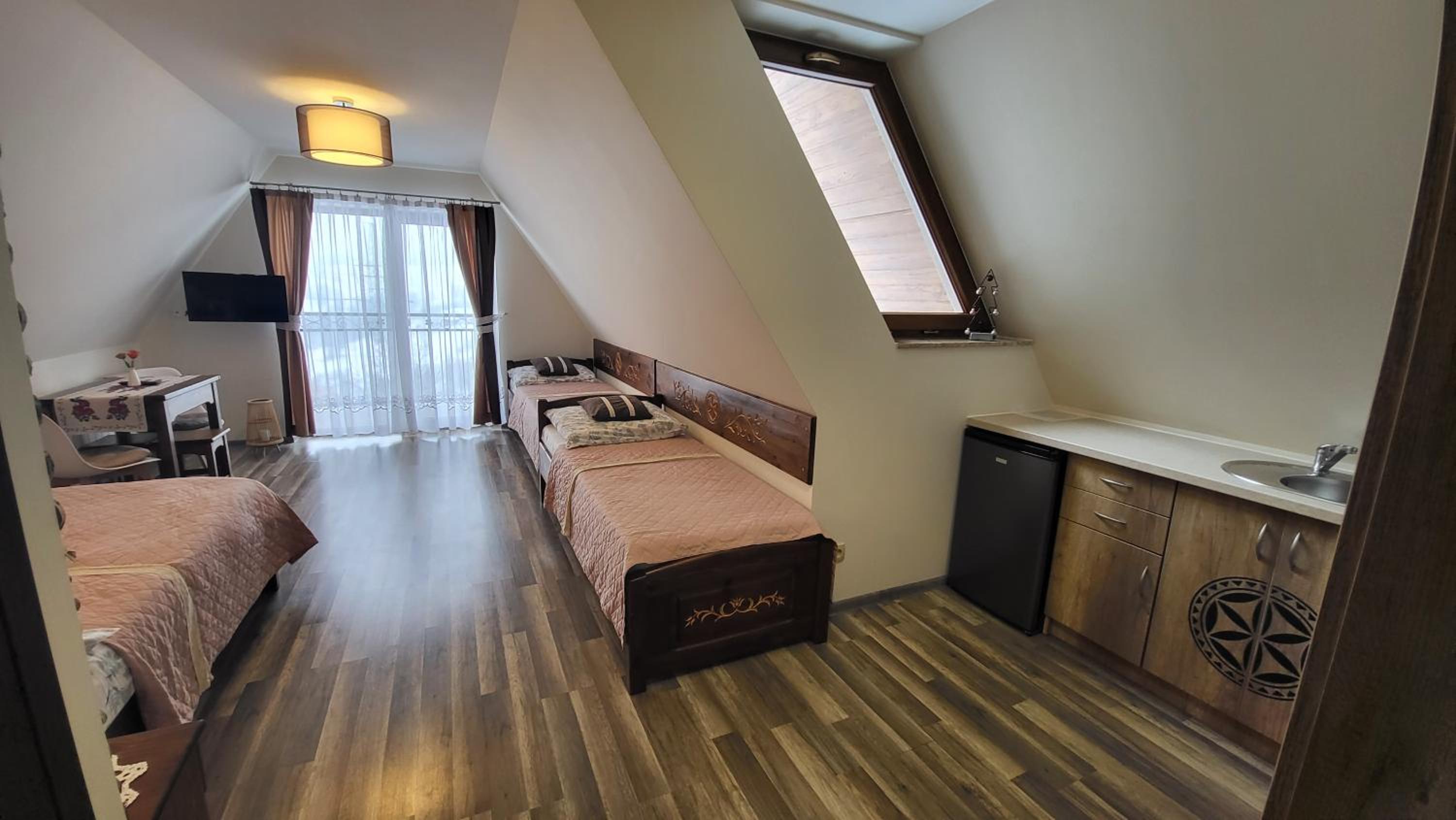 Quadruple Room with Mountain View photo 1
