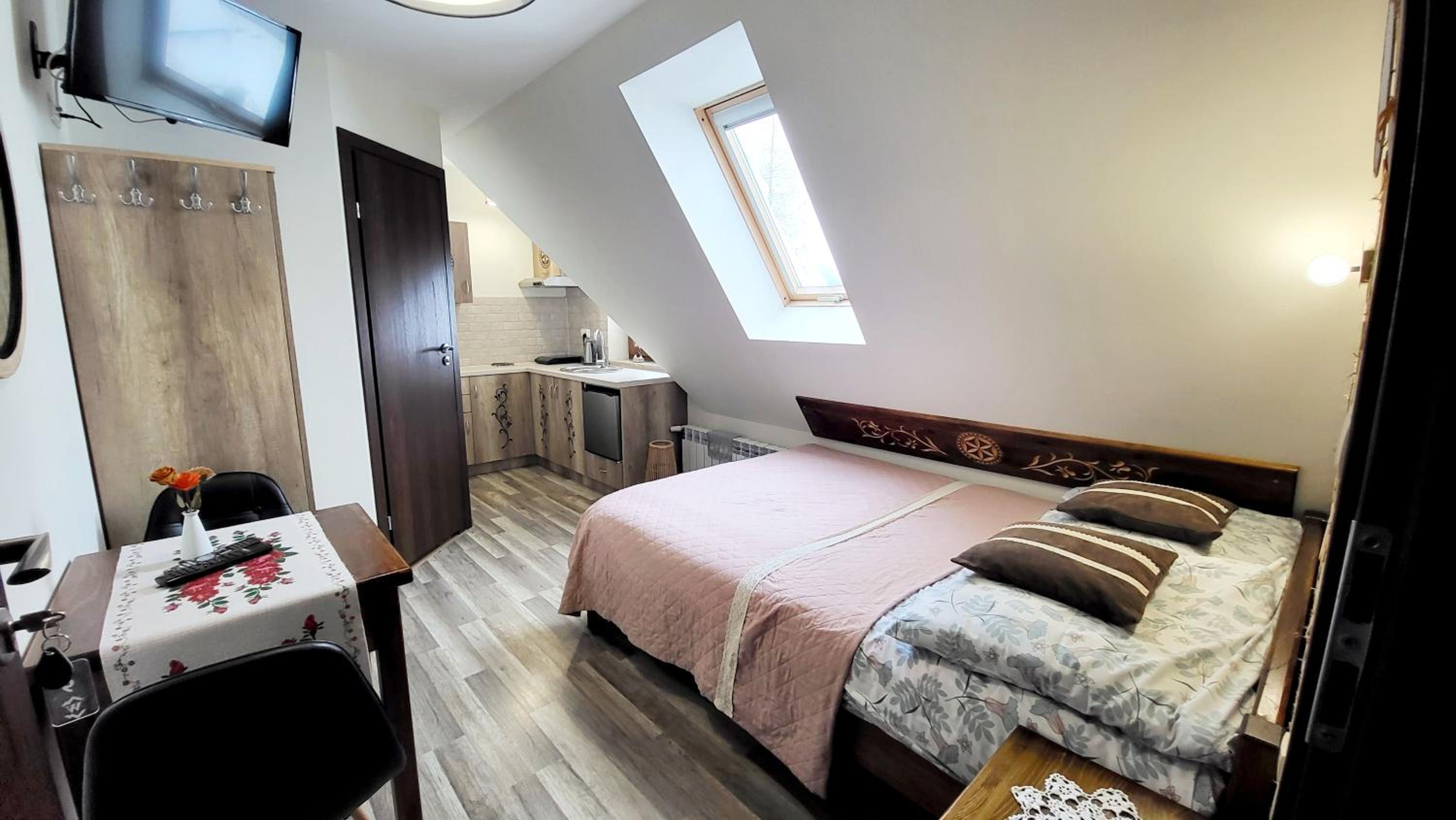 Small Double Room photo 1