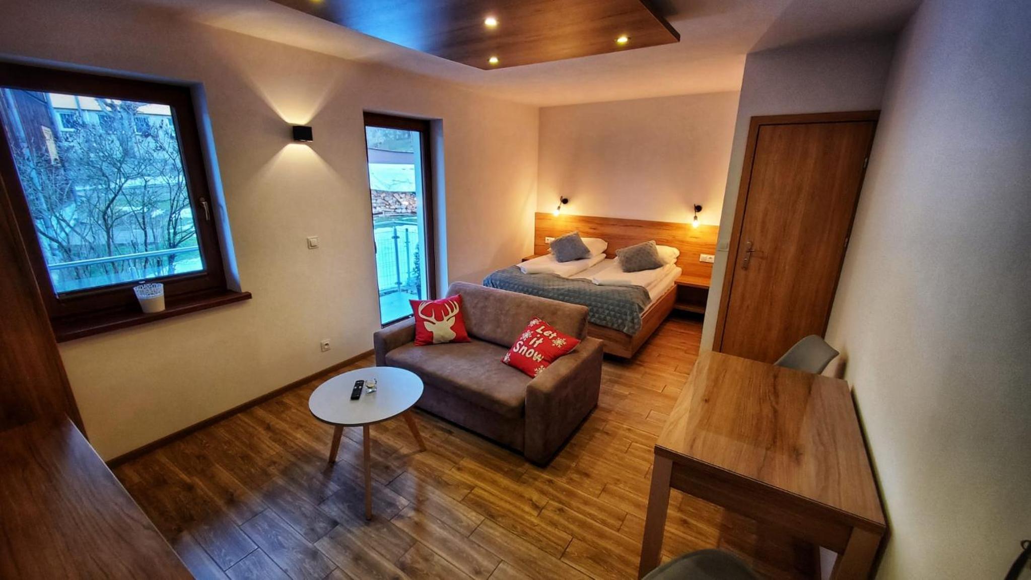 Large Double Room photo 1