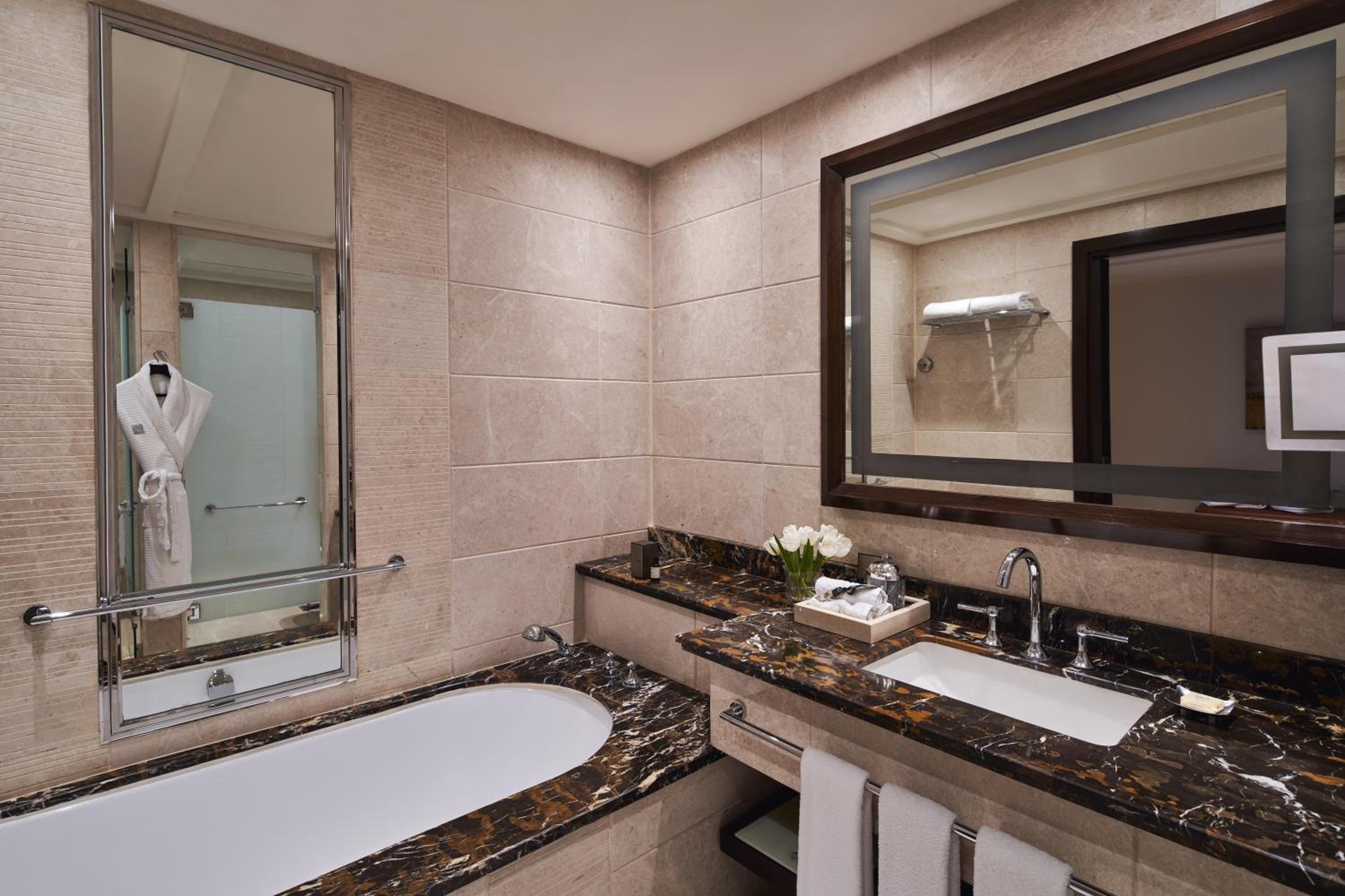 Fairmont Gold Junior King Suite Haram